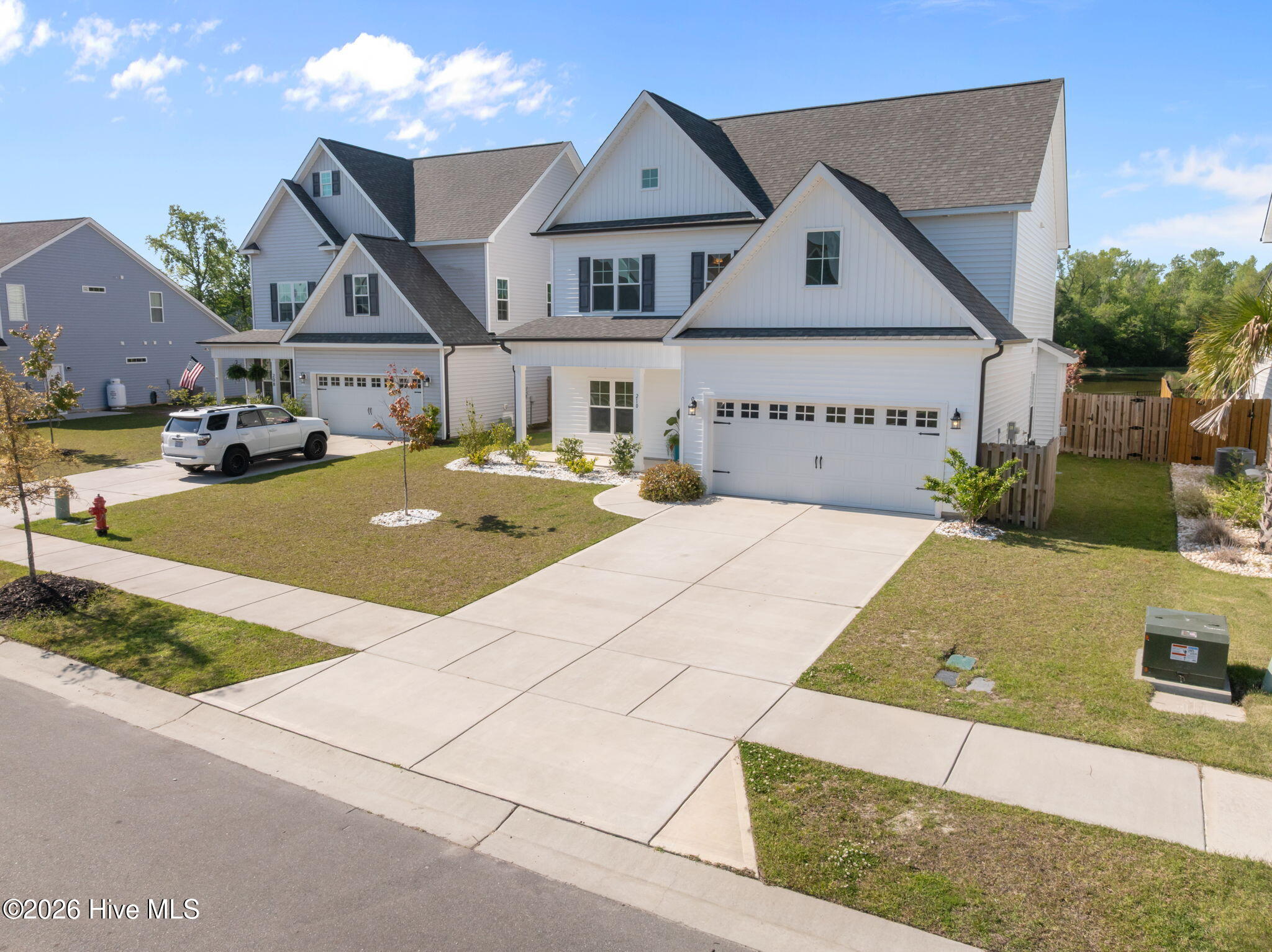 100567807 | Photo 55