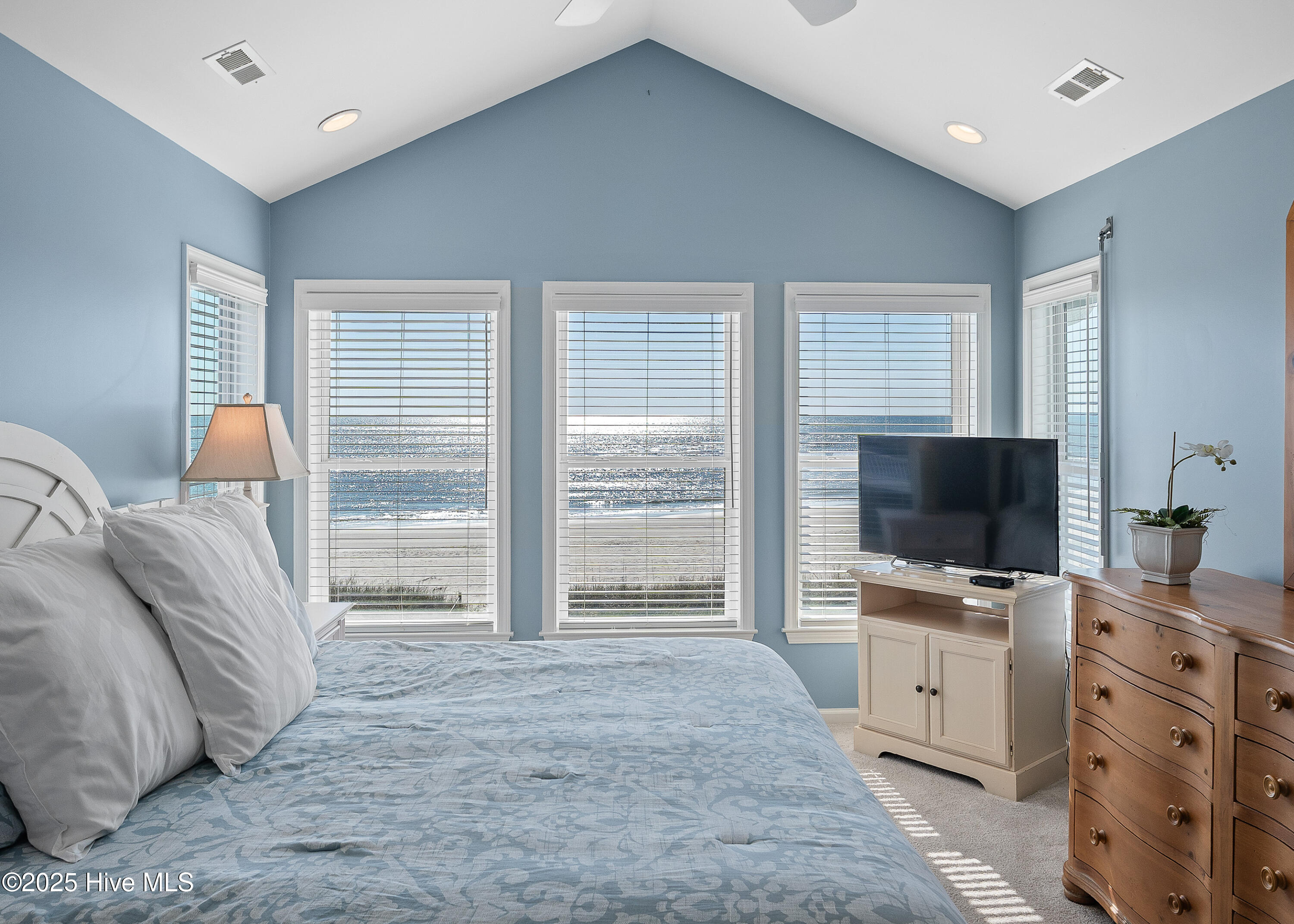 100541150 | Photo 36