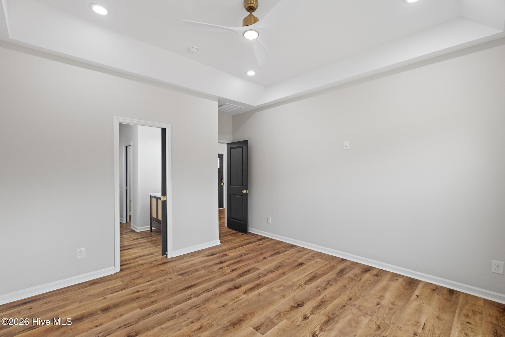 100559527 | Photo 24