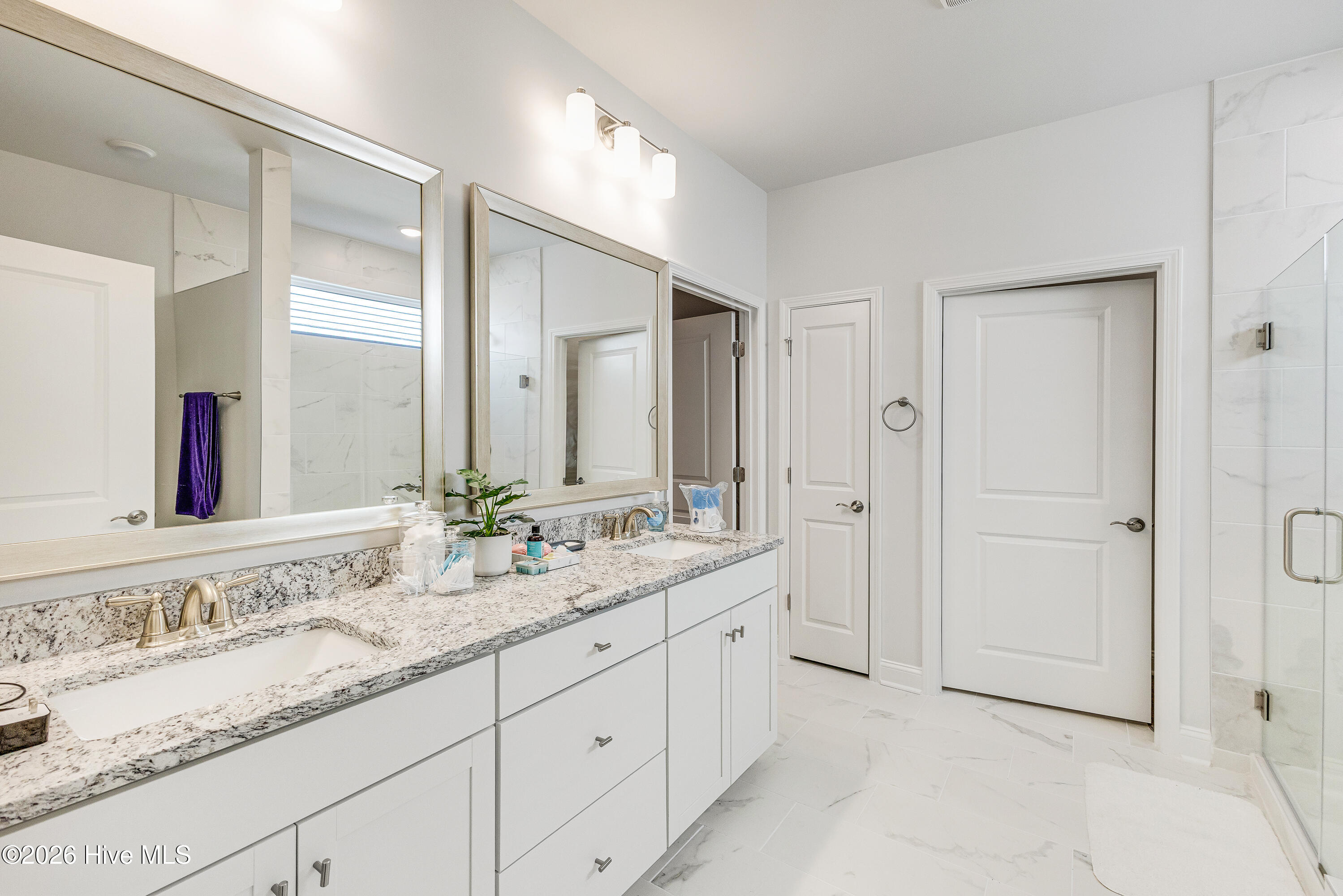 100559661 | Photo 19