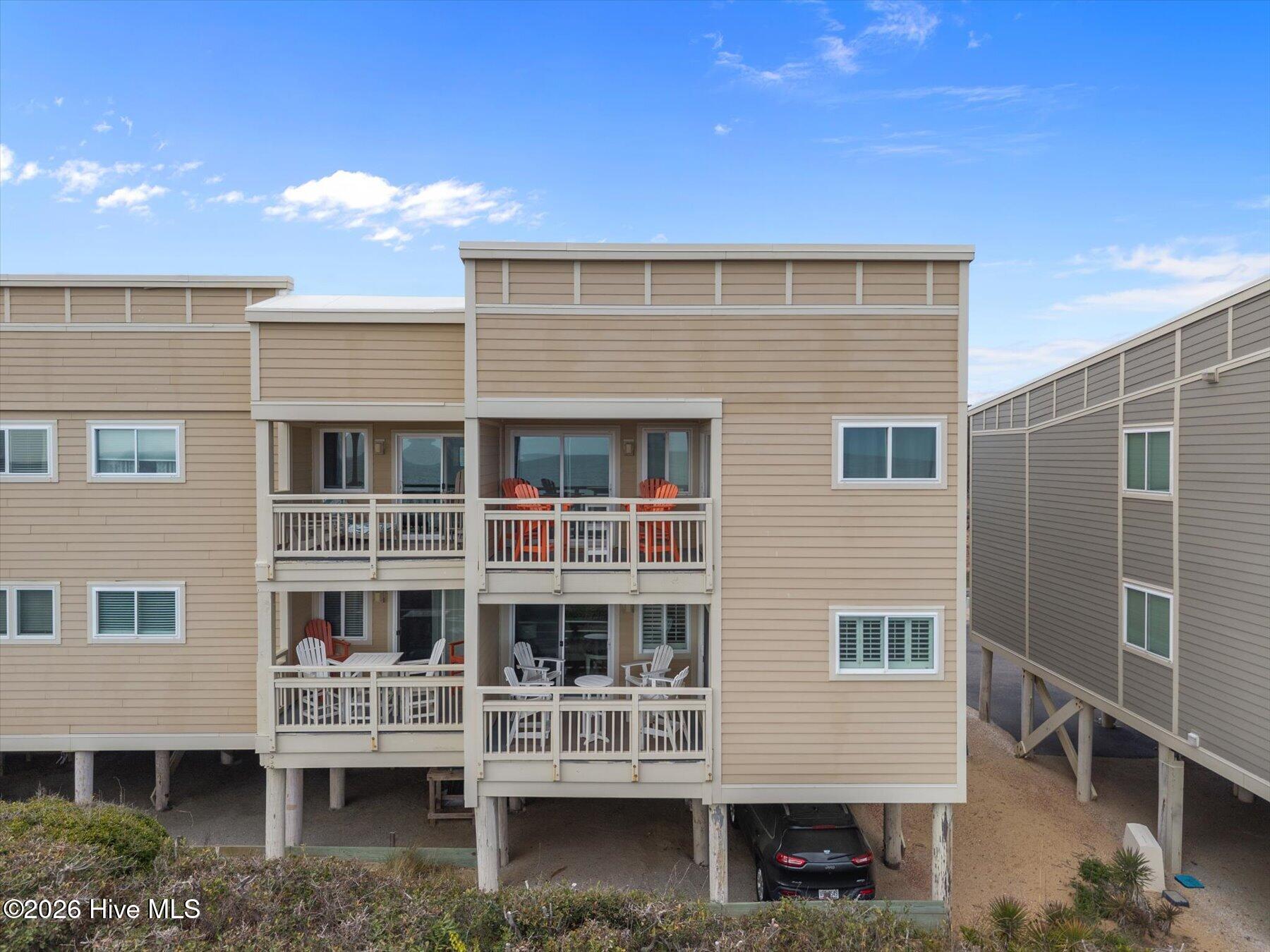 100564383 | Photo 10