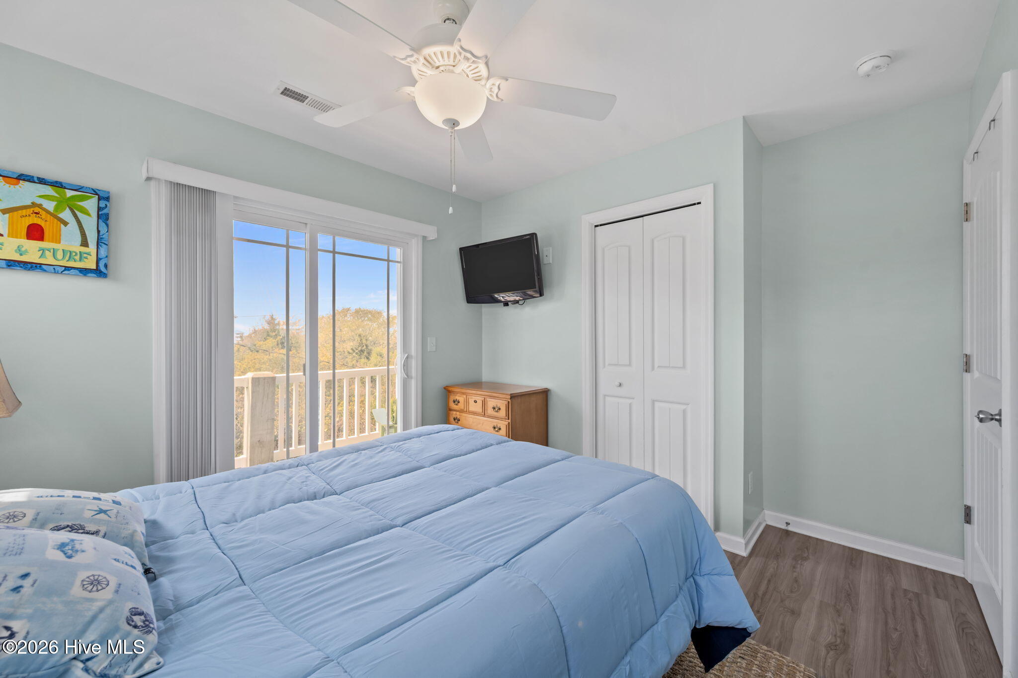 100563111 | Photo 30