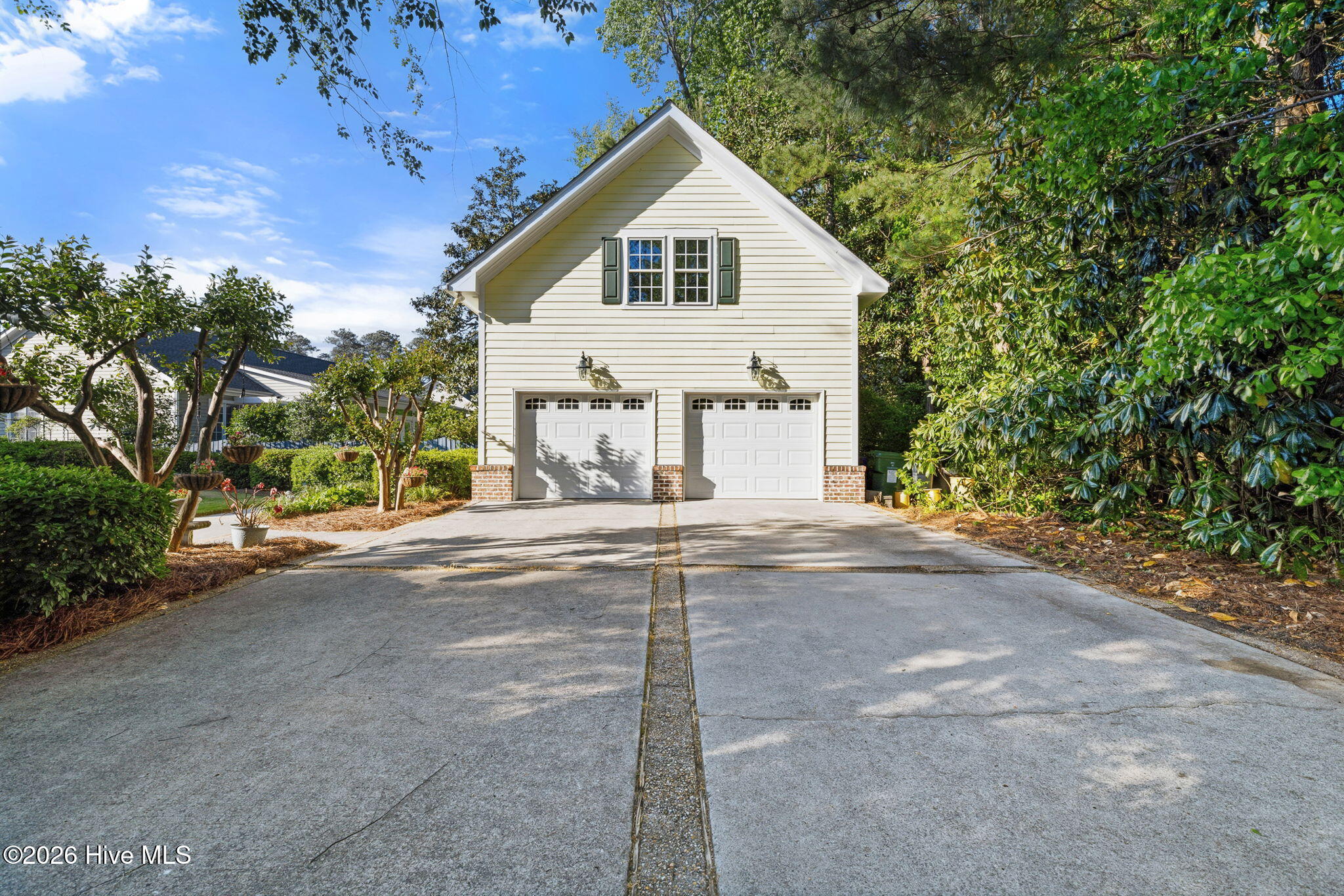 100570394 | Photo 86