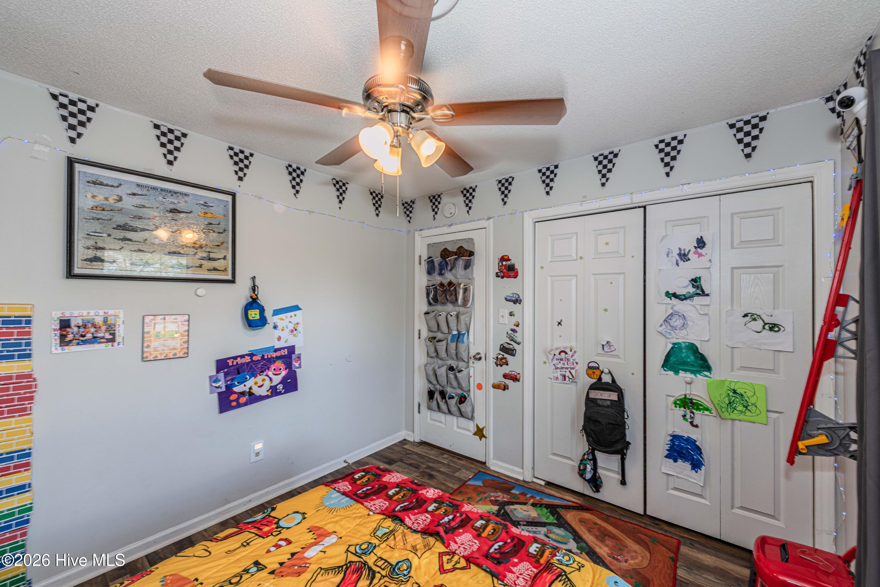 100569074 | Photo 46