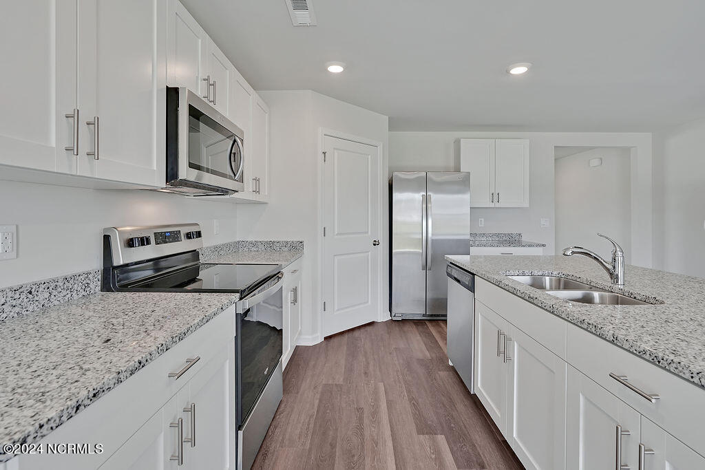 100543479 | Photo 11