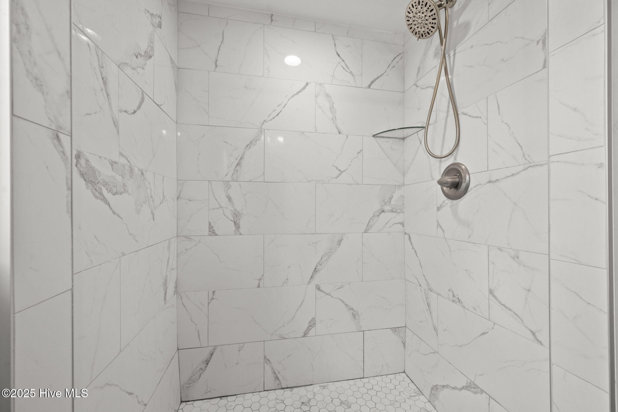 100522252 | Photo 26