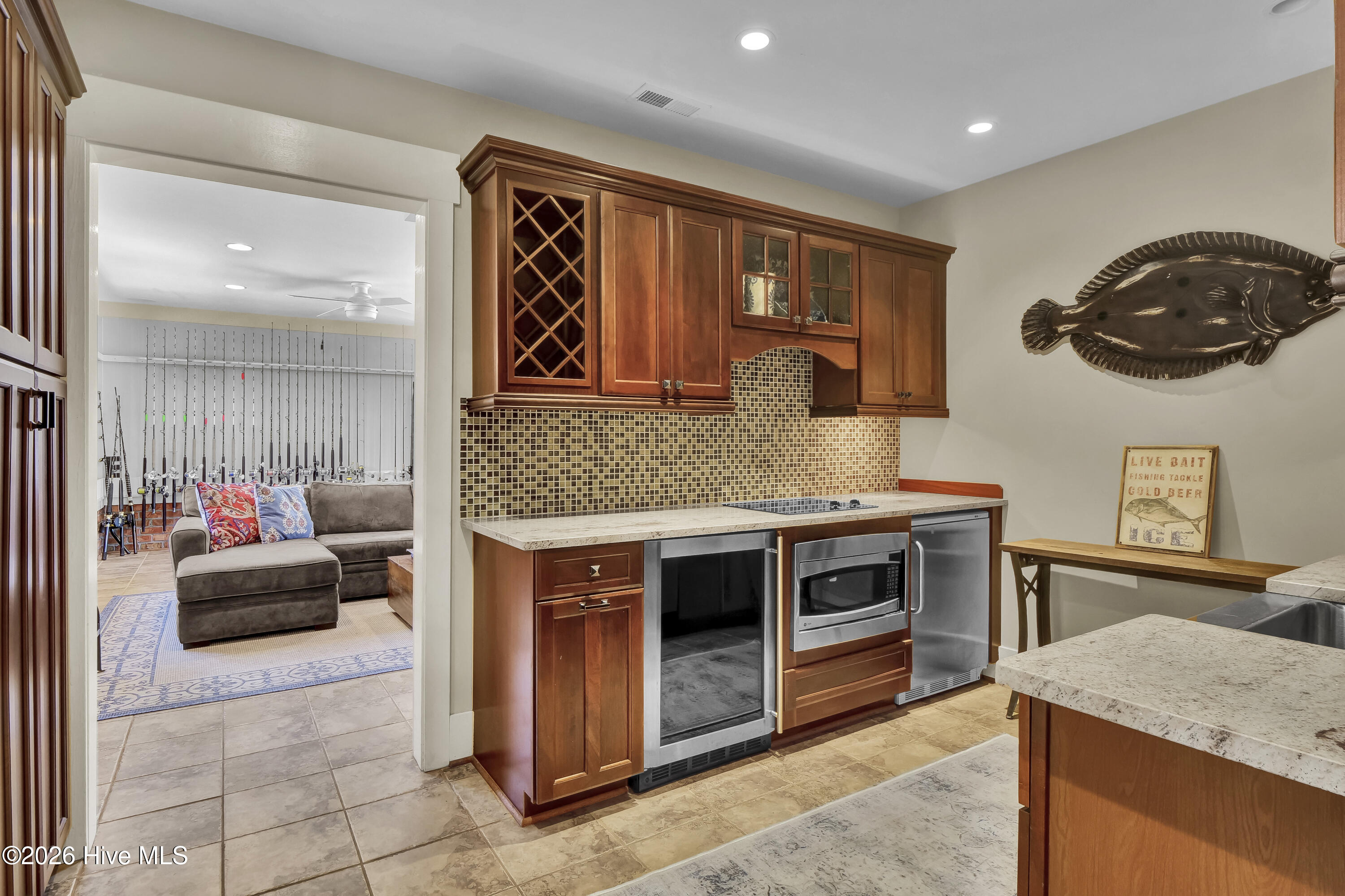 100552686 | Photo 43