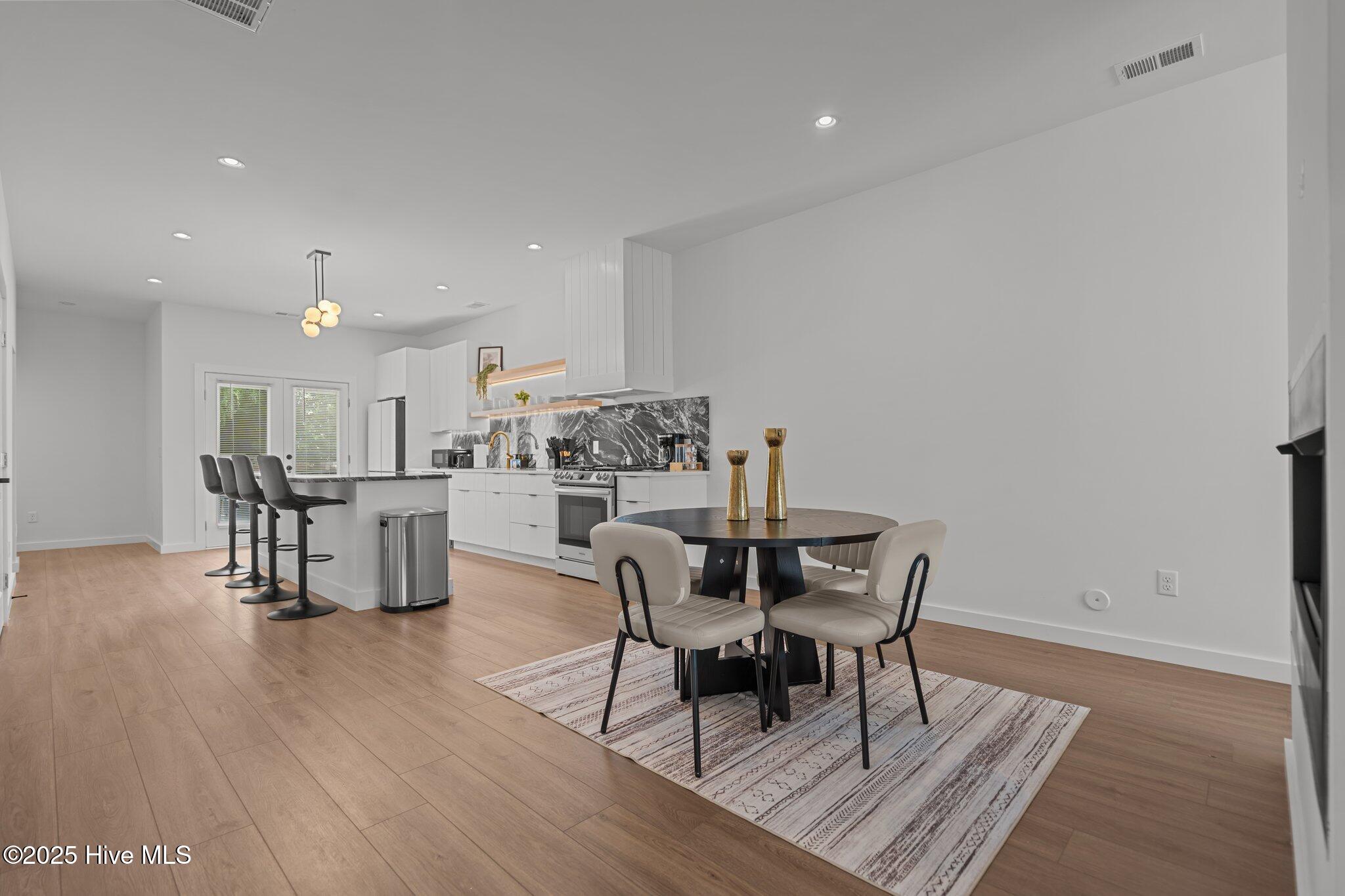 100536872 | Photo 10