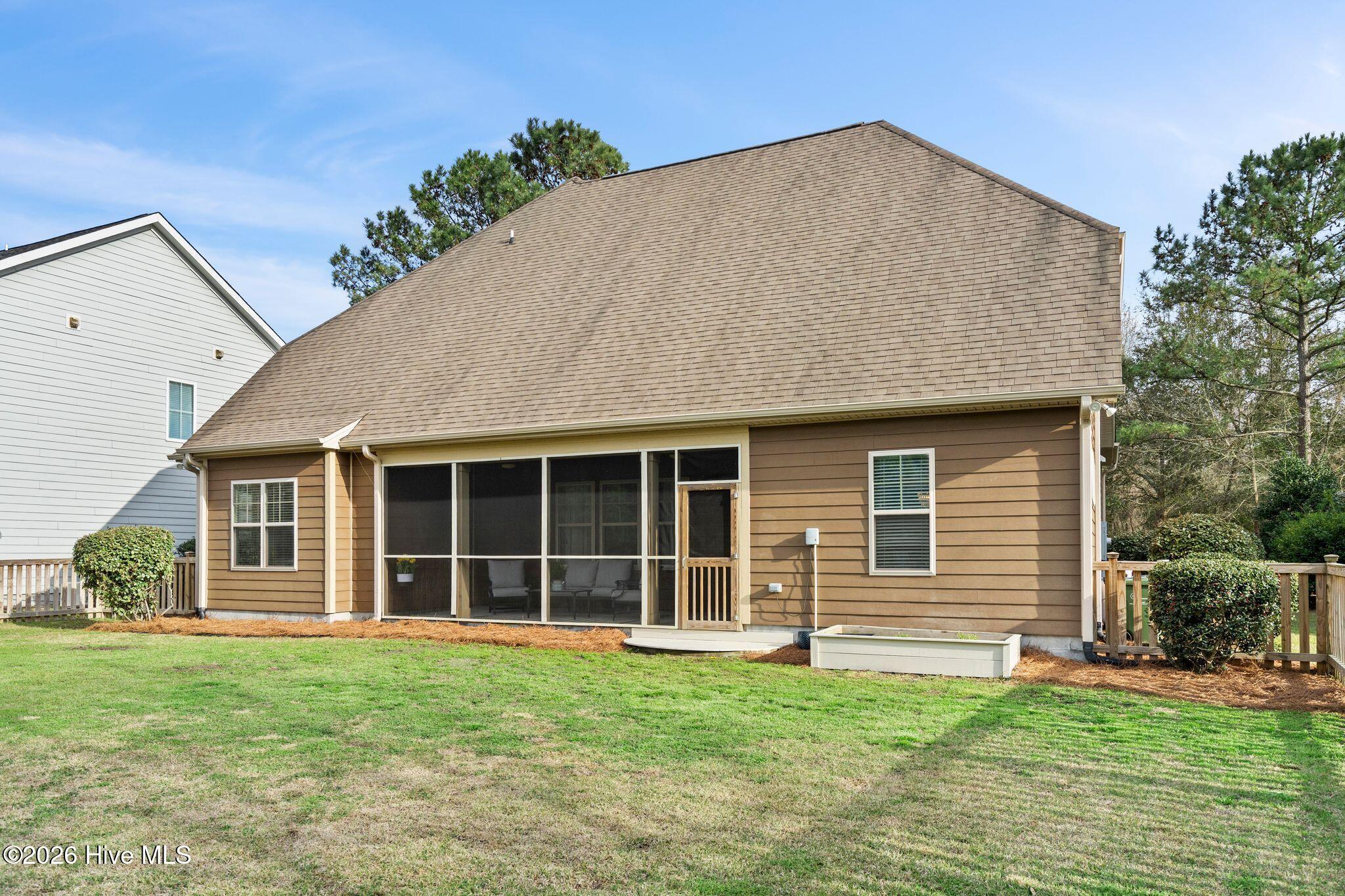 100562110 | Photo 59