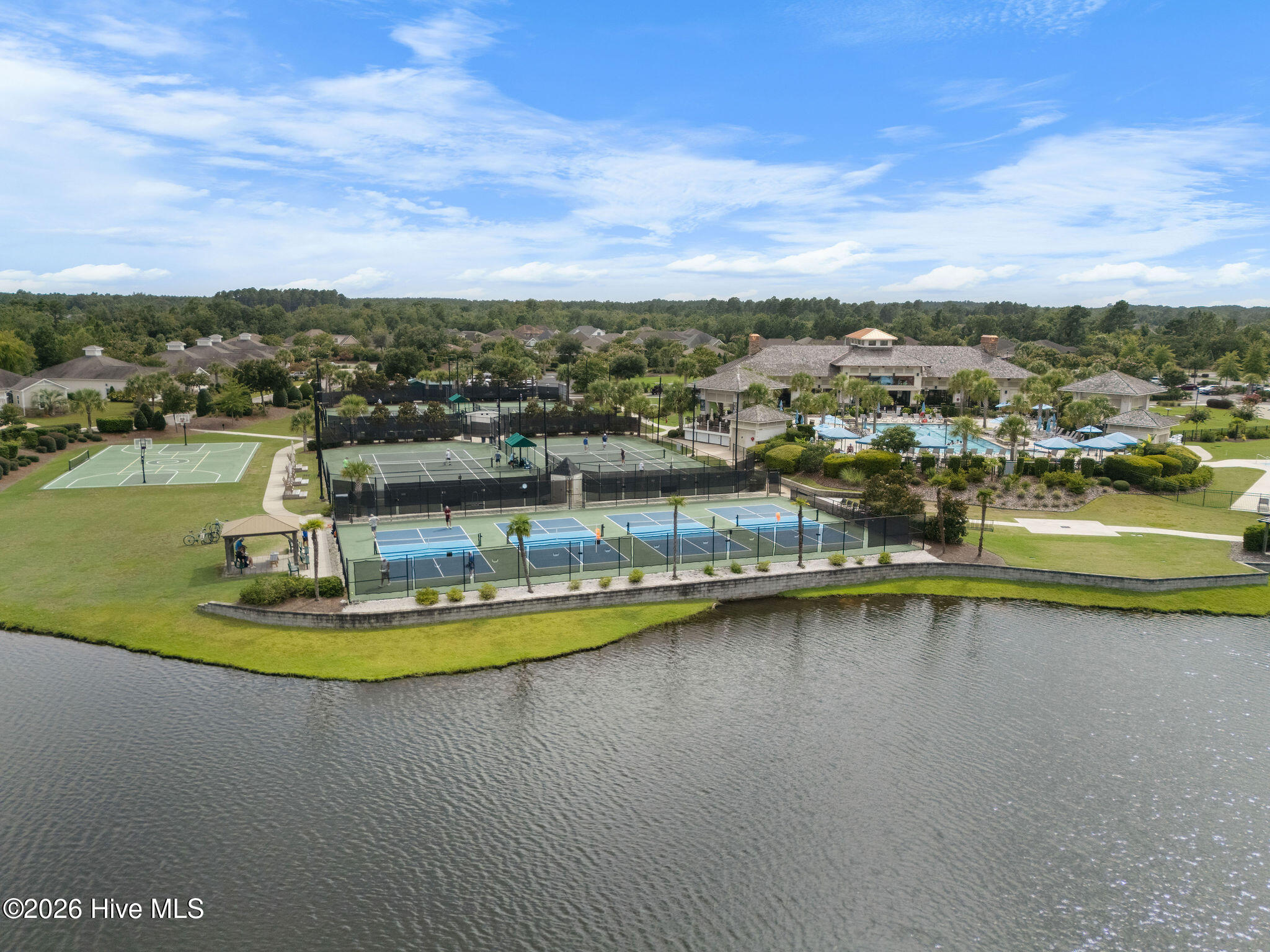 100565690 | Photo 133