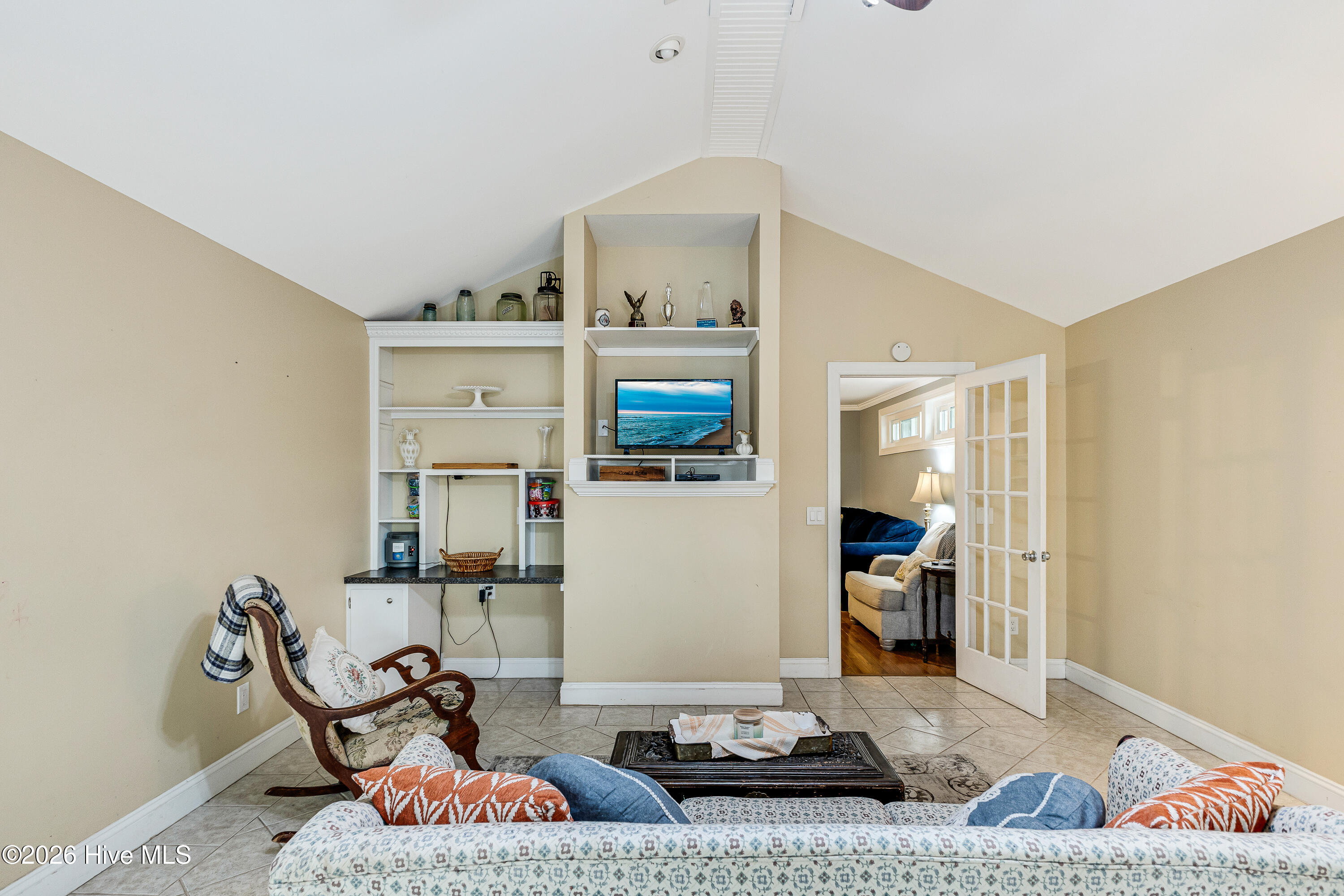 100551120 | Photo 16