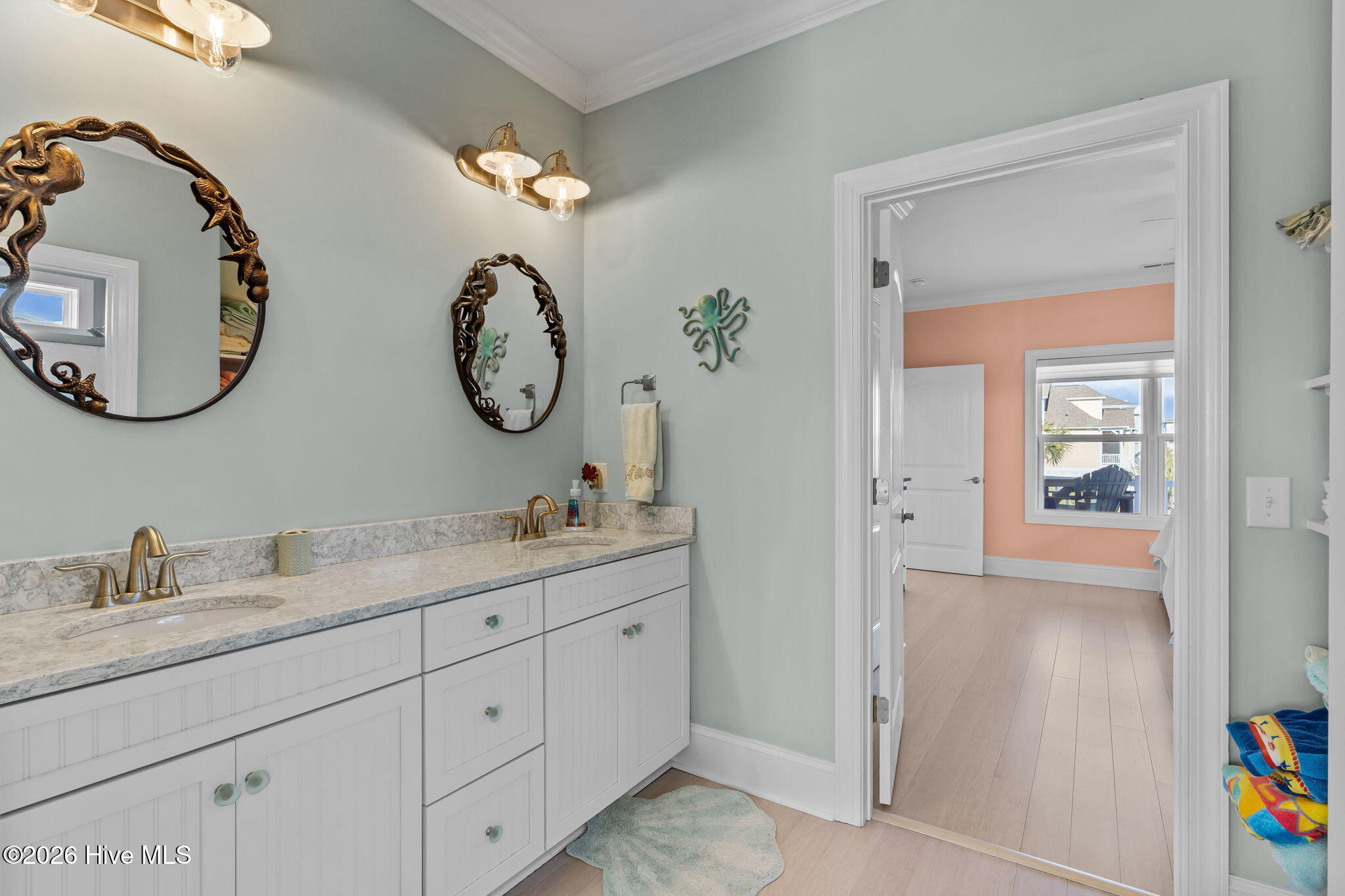 100549161 | Photo 39