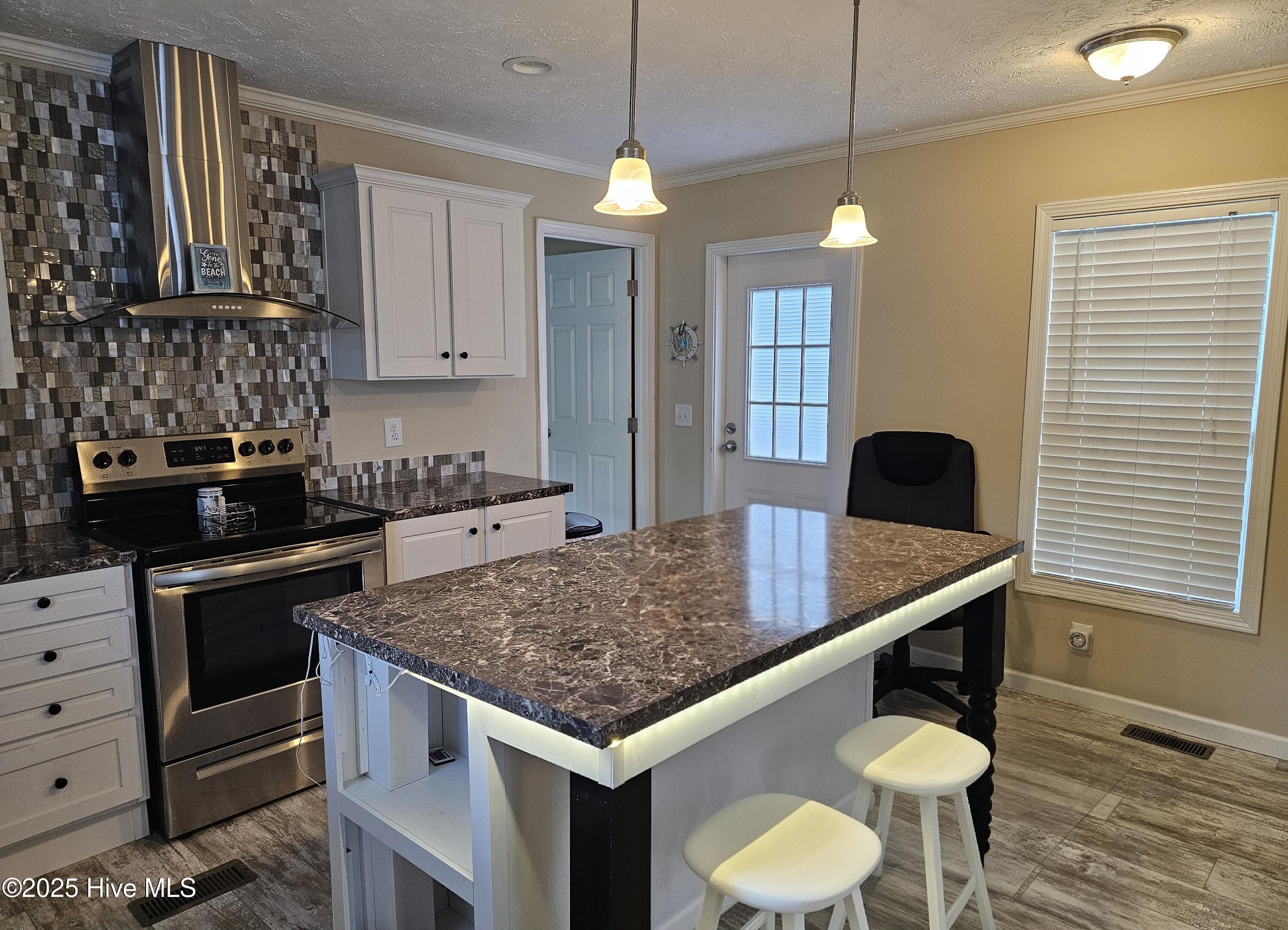 100535573 | Photo 33