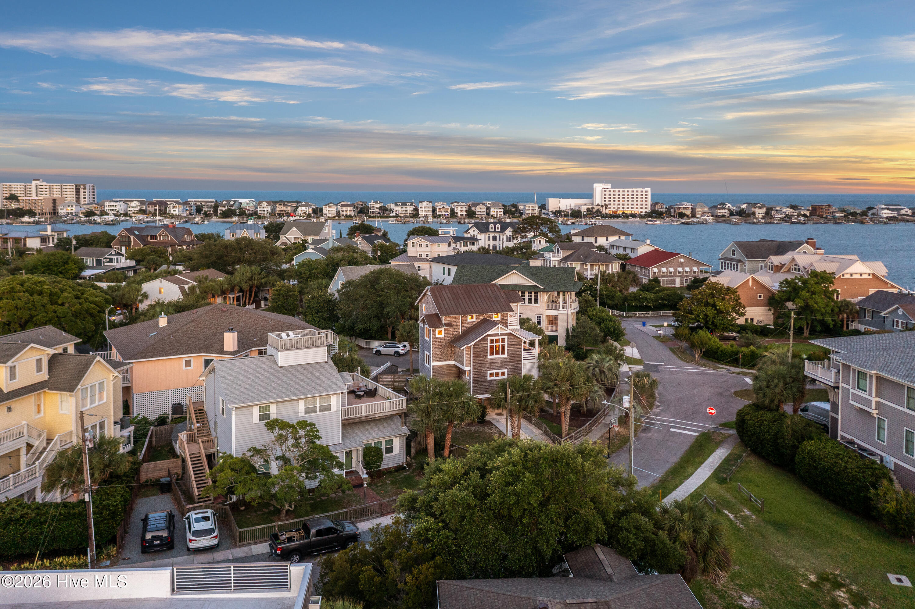 100587518 | Photo 63