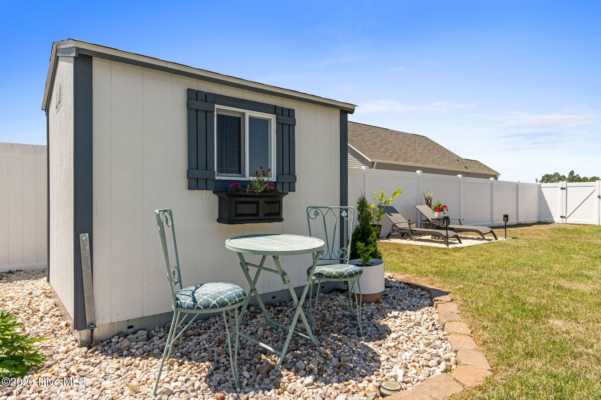 100568064 | Photo 55