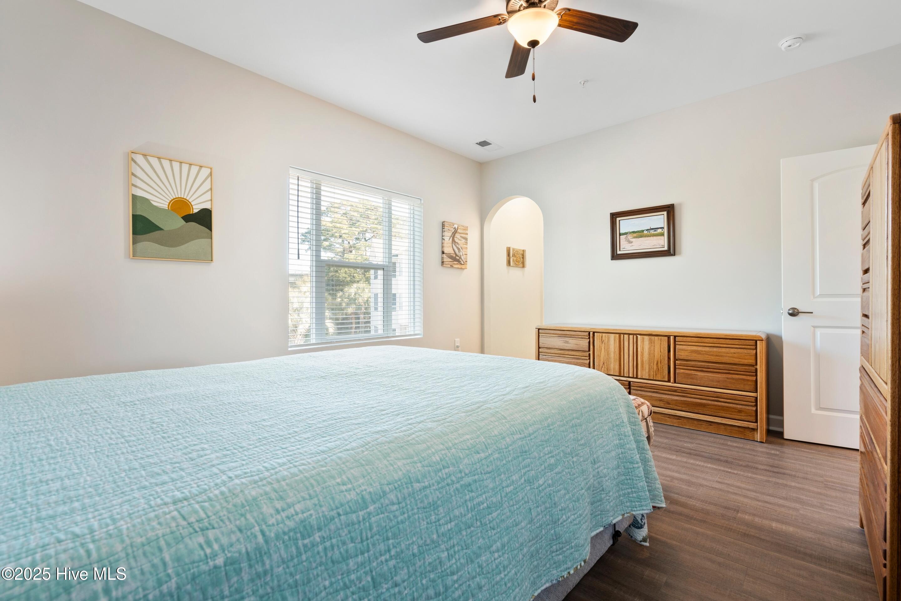 100542204 | Photo 25