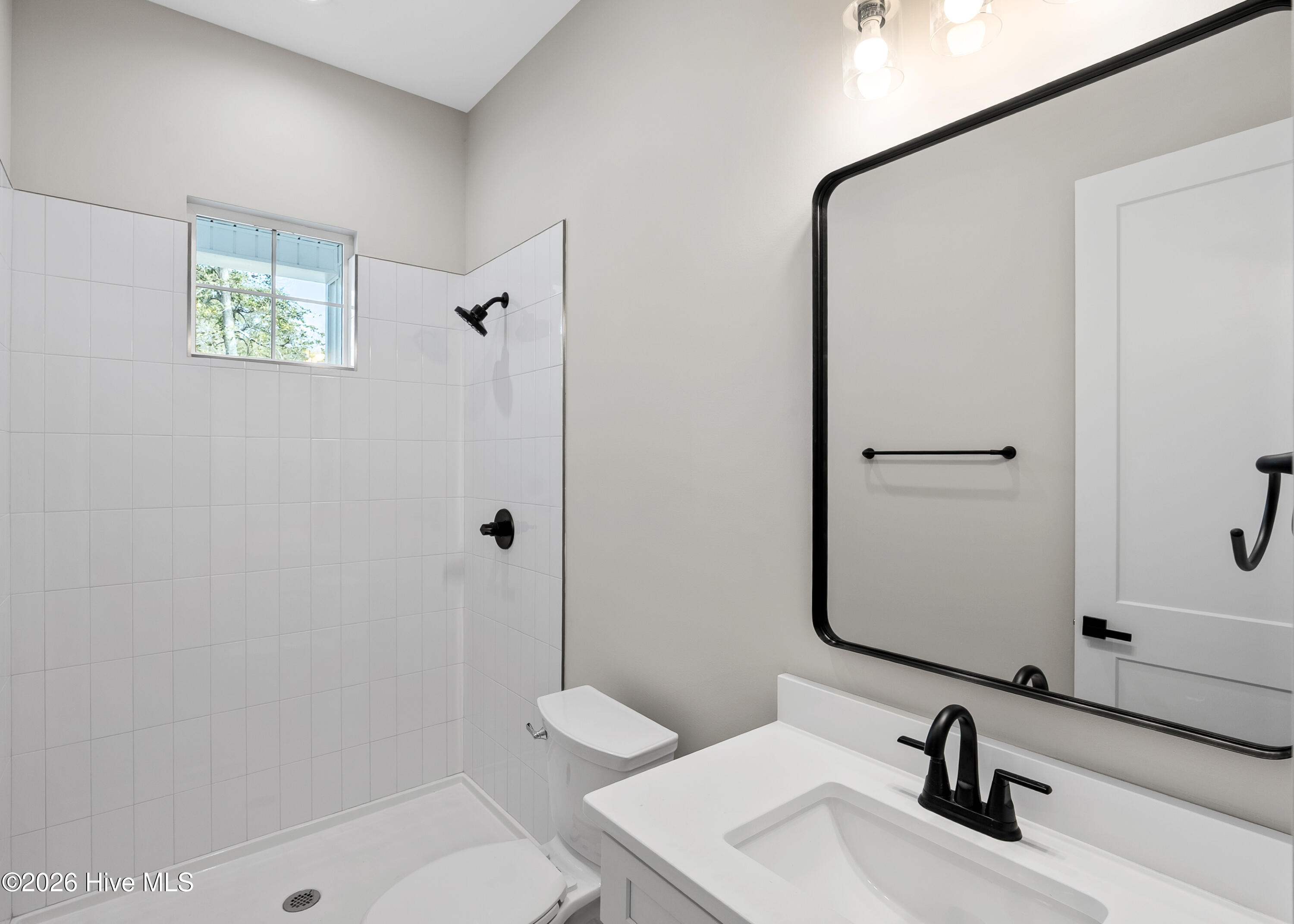 100553267 | Photo 10