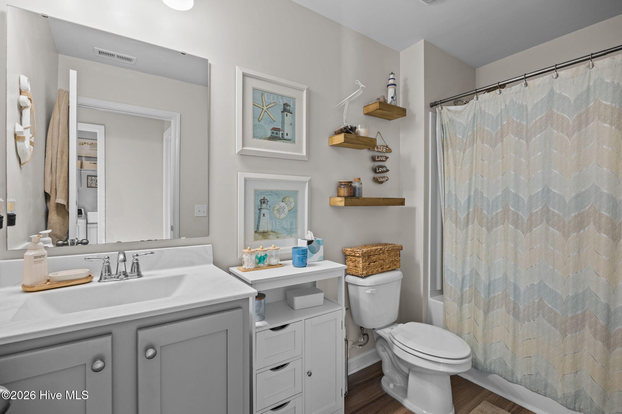 100549295 | Photo 22