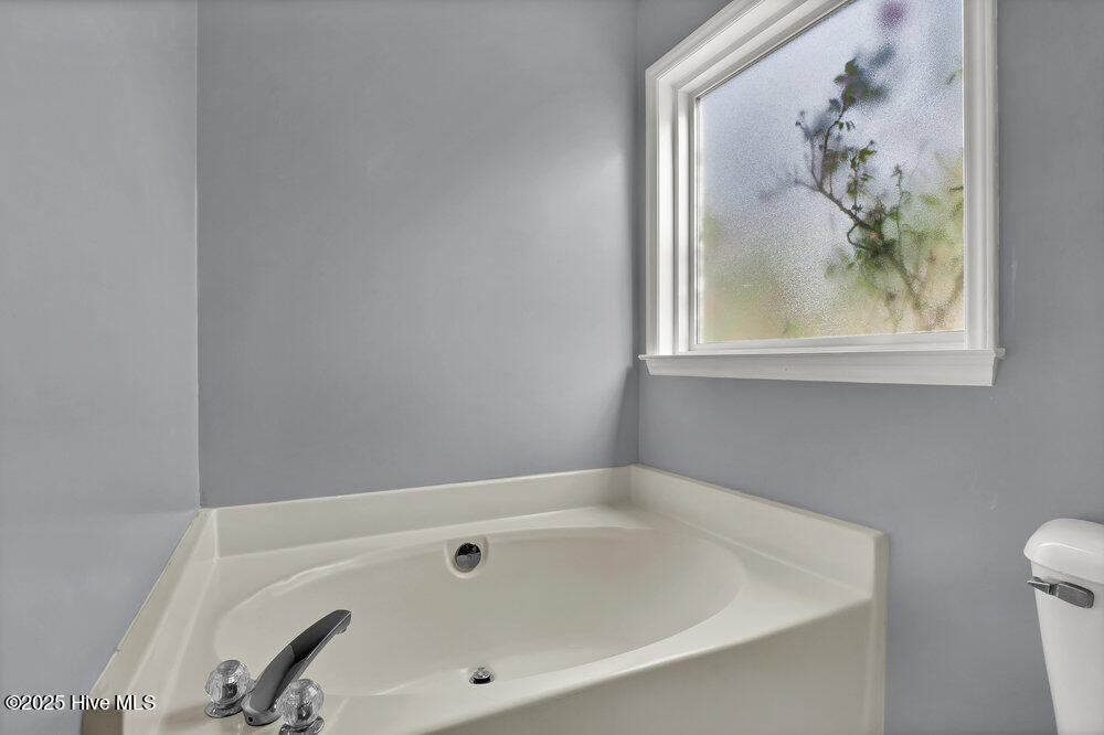 100544228 | Photo 19