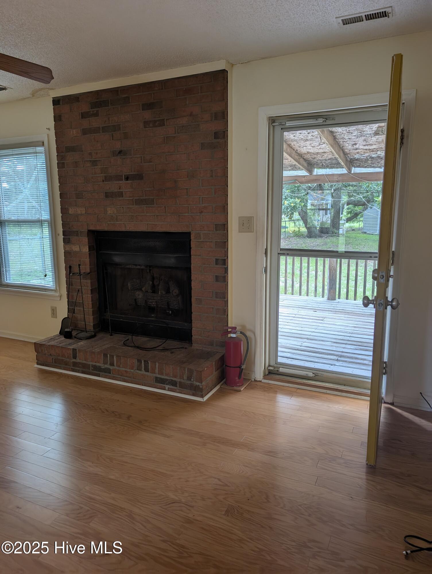 100519506 | Photo 17