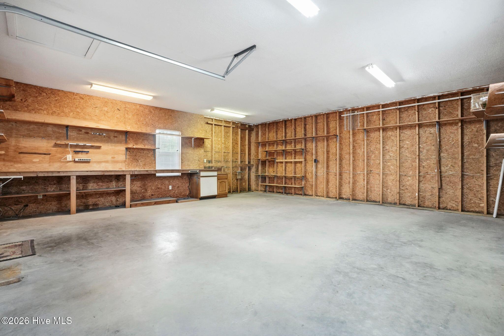 100561756 | Photo 63