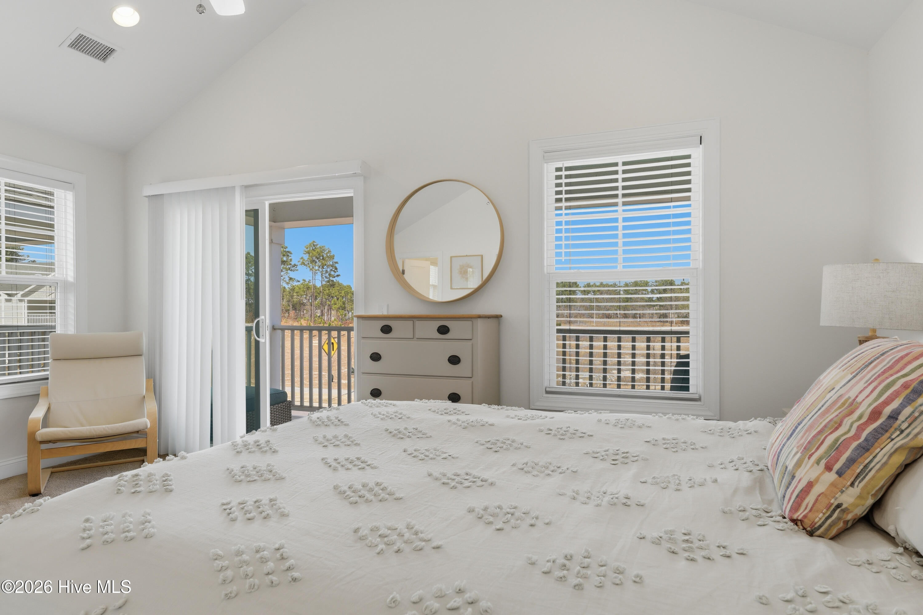 100558751 | Photo 24