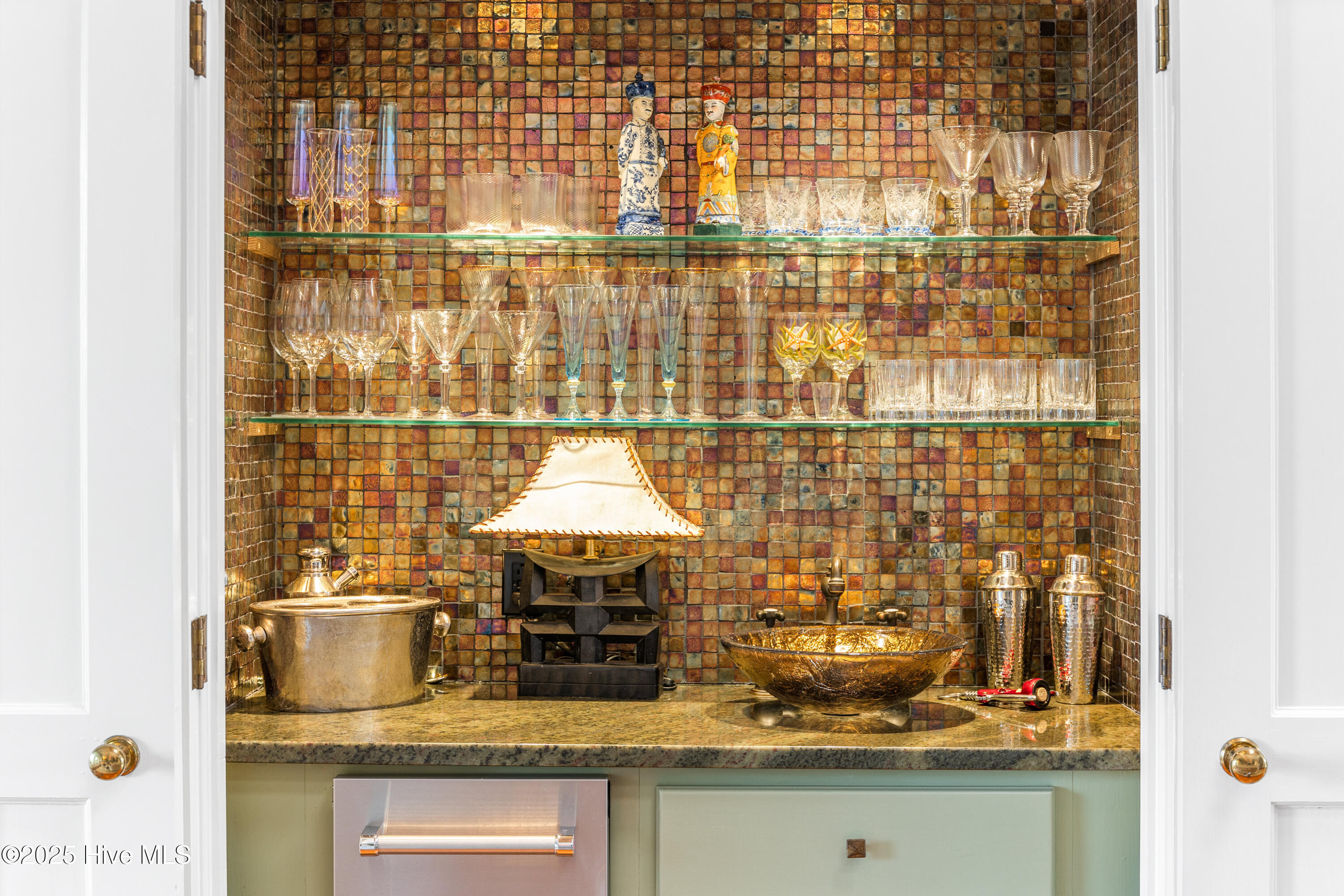 100531454 | Photo 12