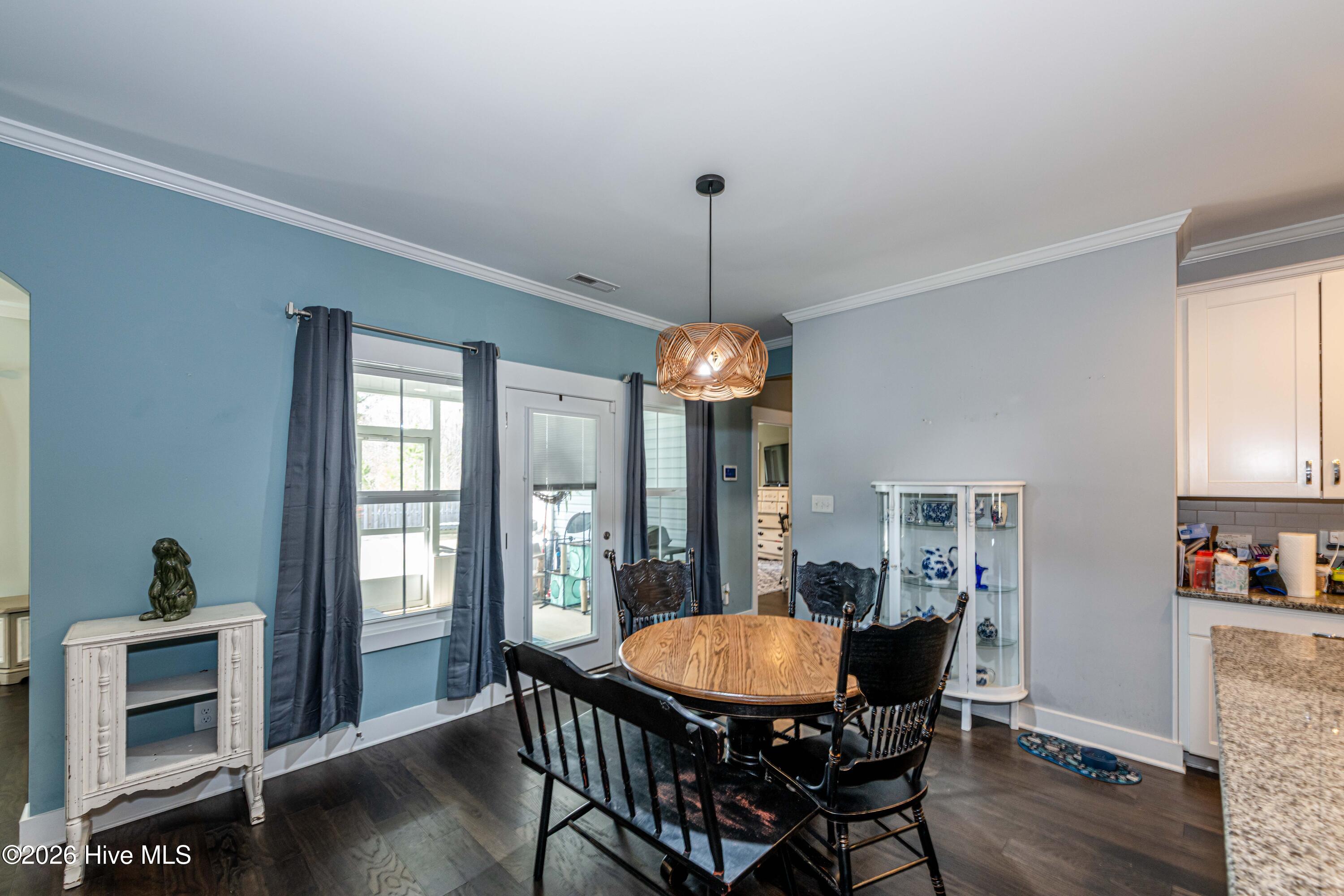 100559174 | Photo 32