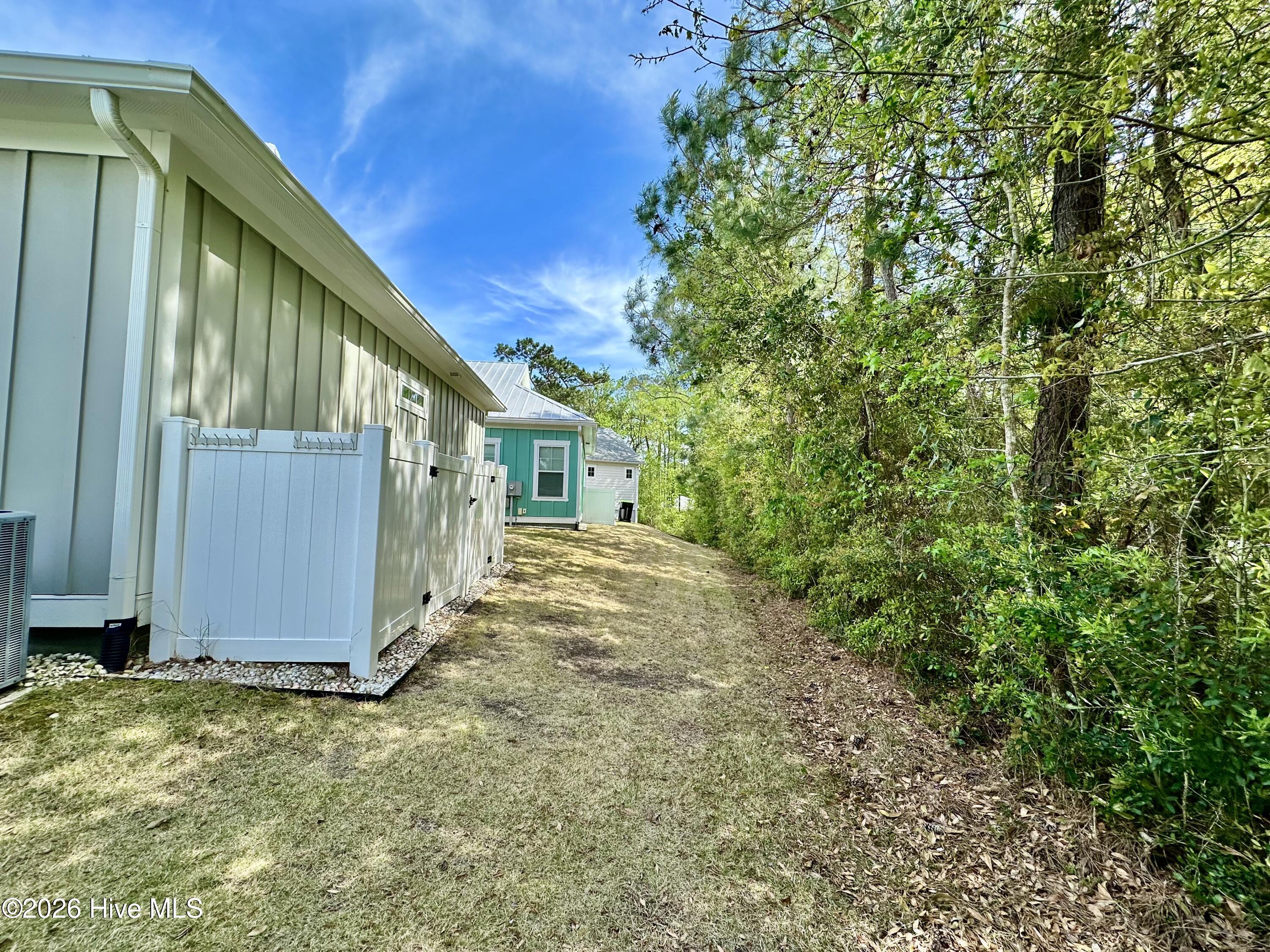 100566404 | Photo 17