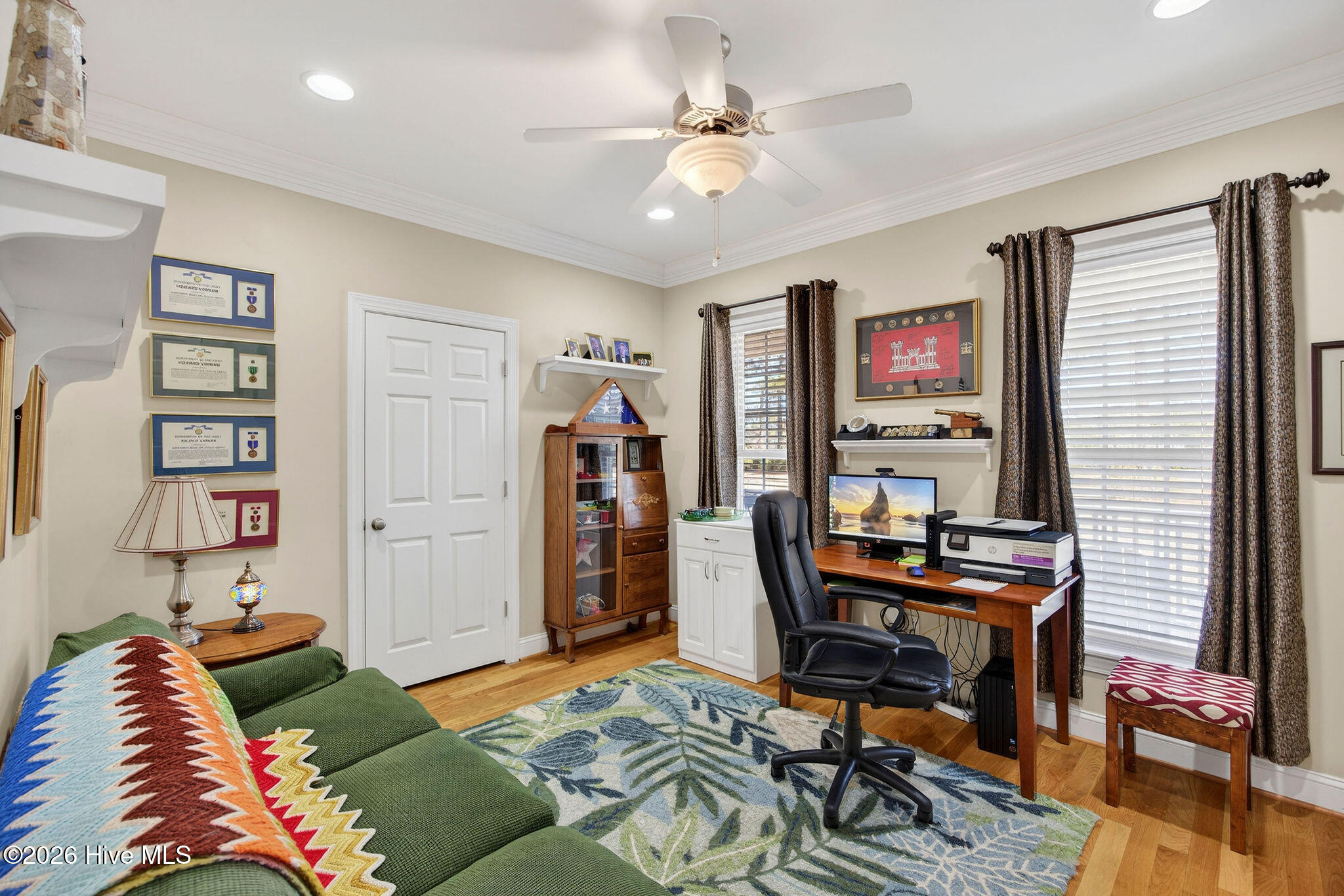 100554164 | Photo 41