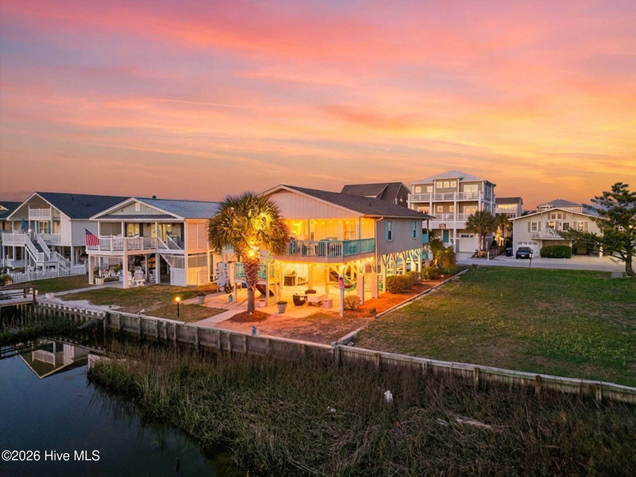 100560739 | Photo 27