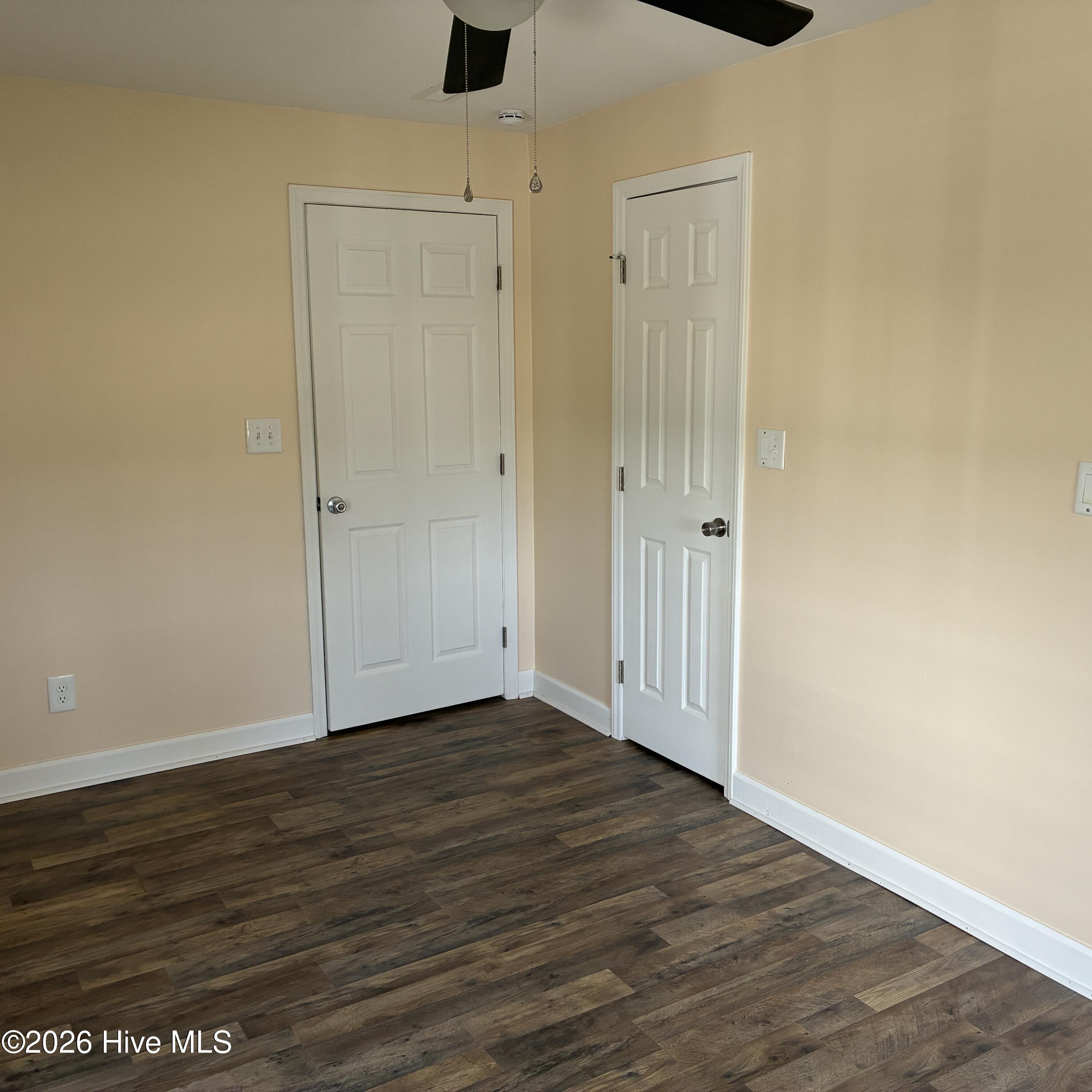 100560744 | Photo 15