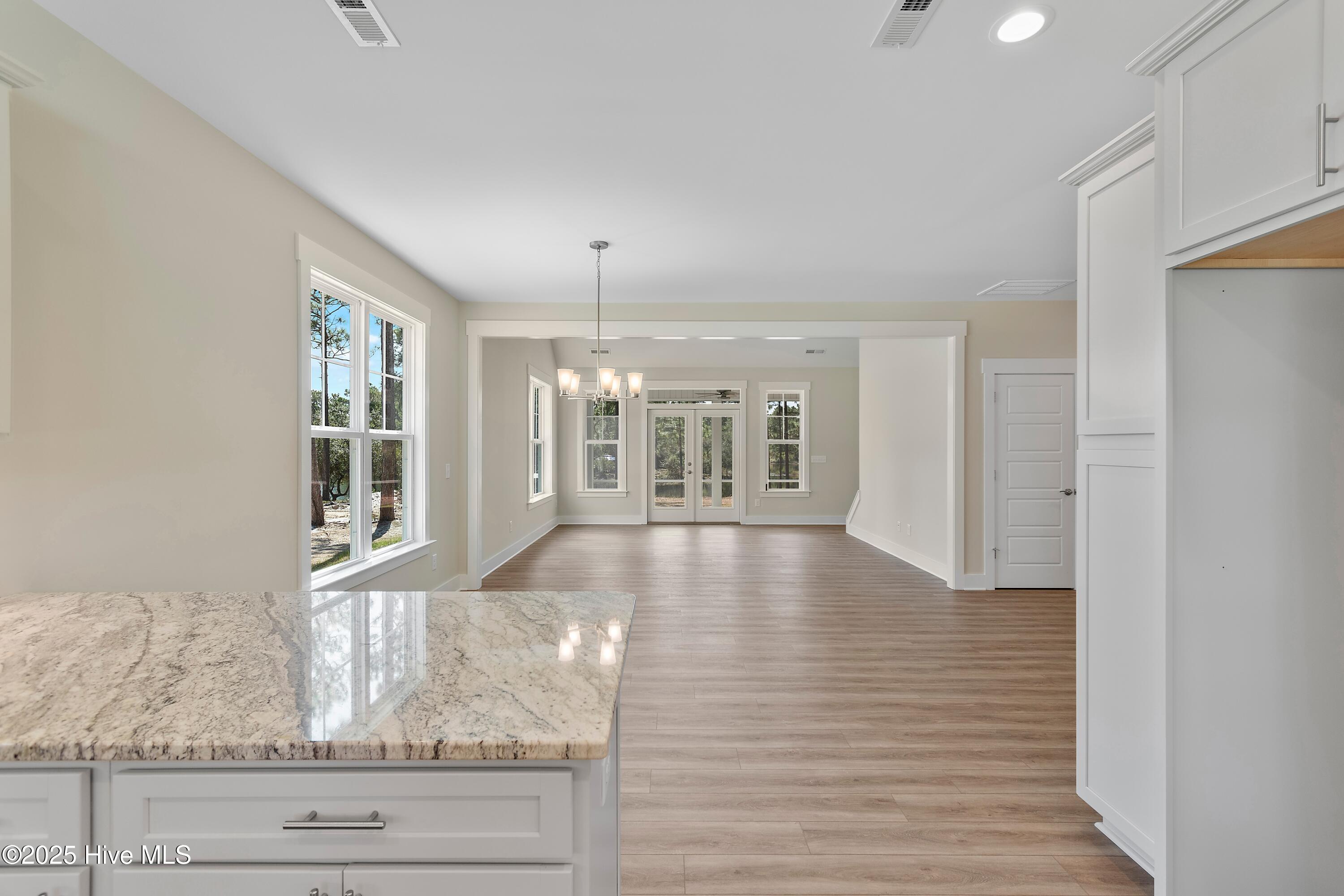 100513249 | Photo 29