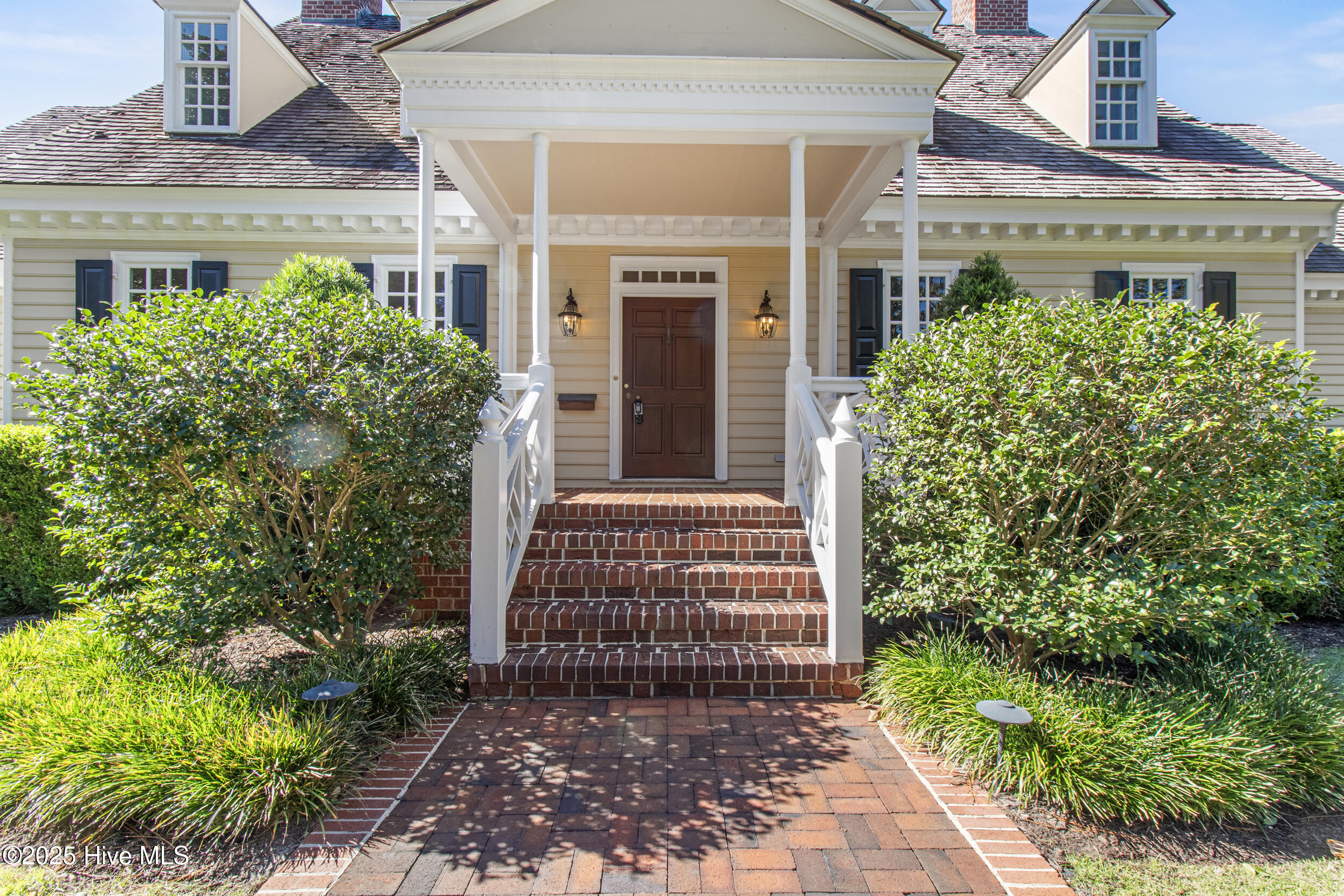 100537664 | Photo 84