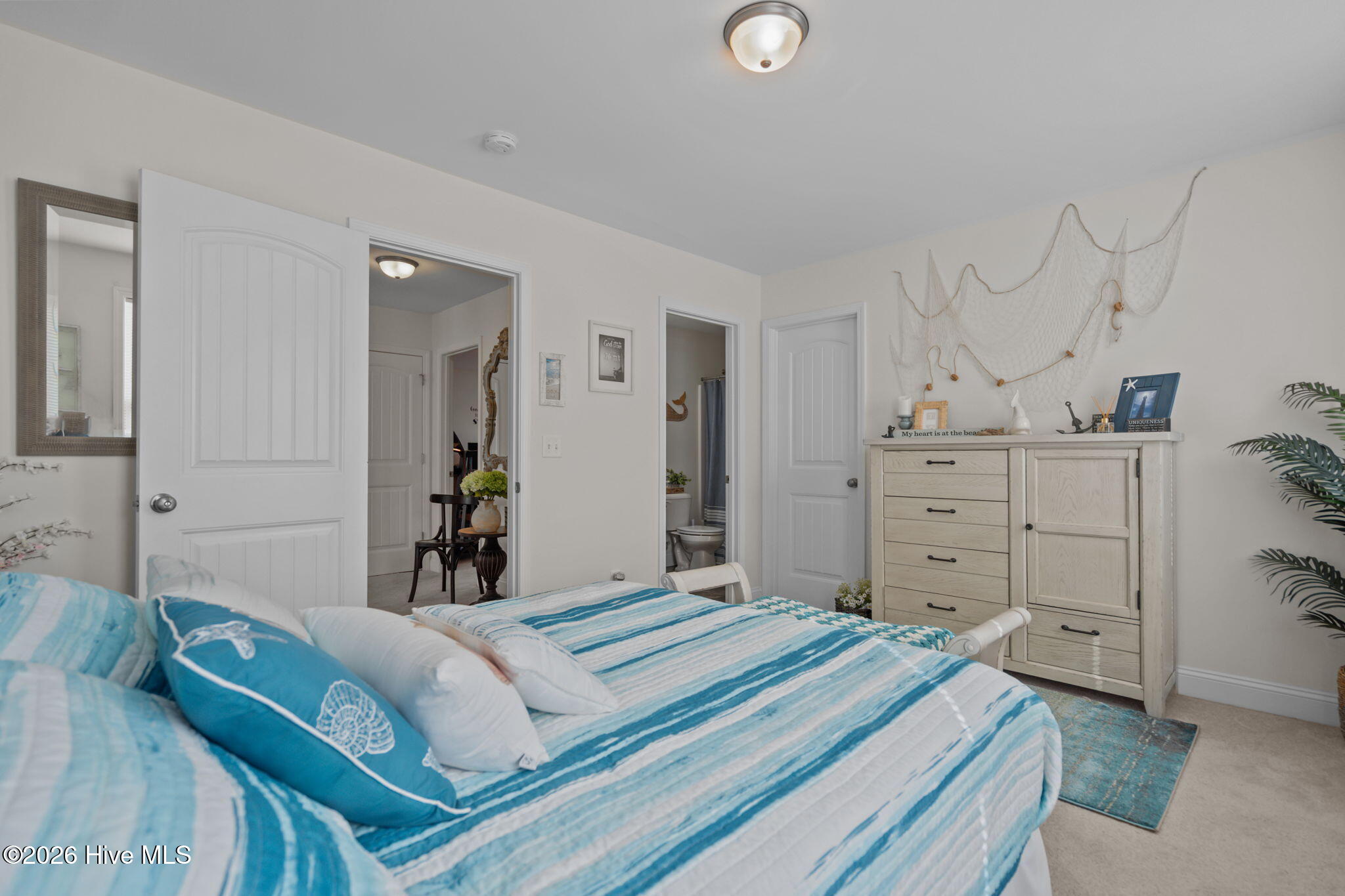 100548714 | Photo 31