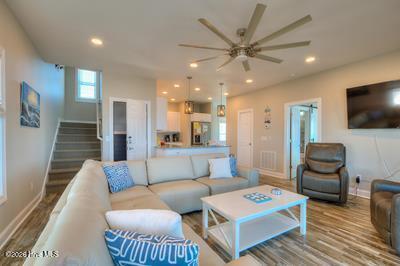 100547319 | Photo 14