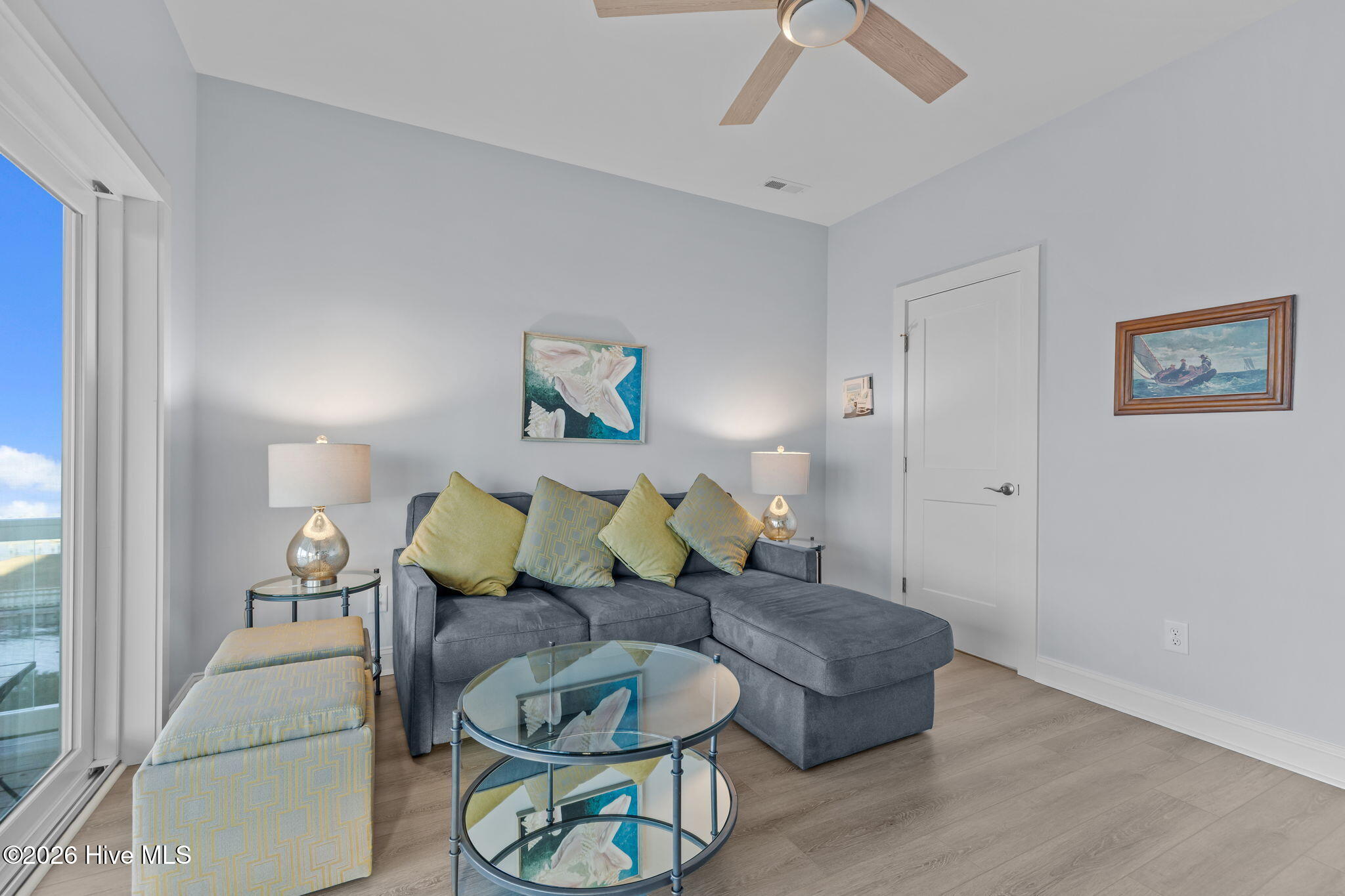 100551365 | Photo 36