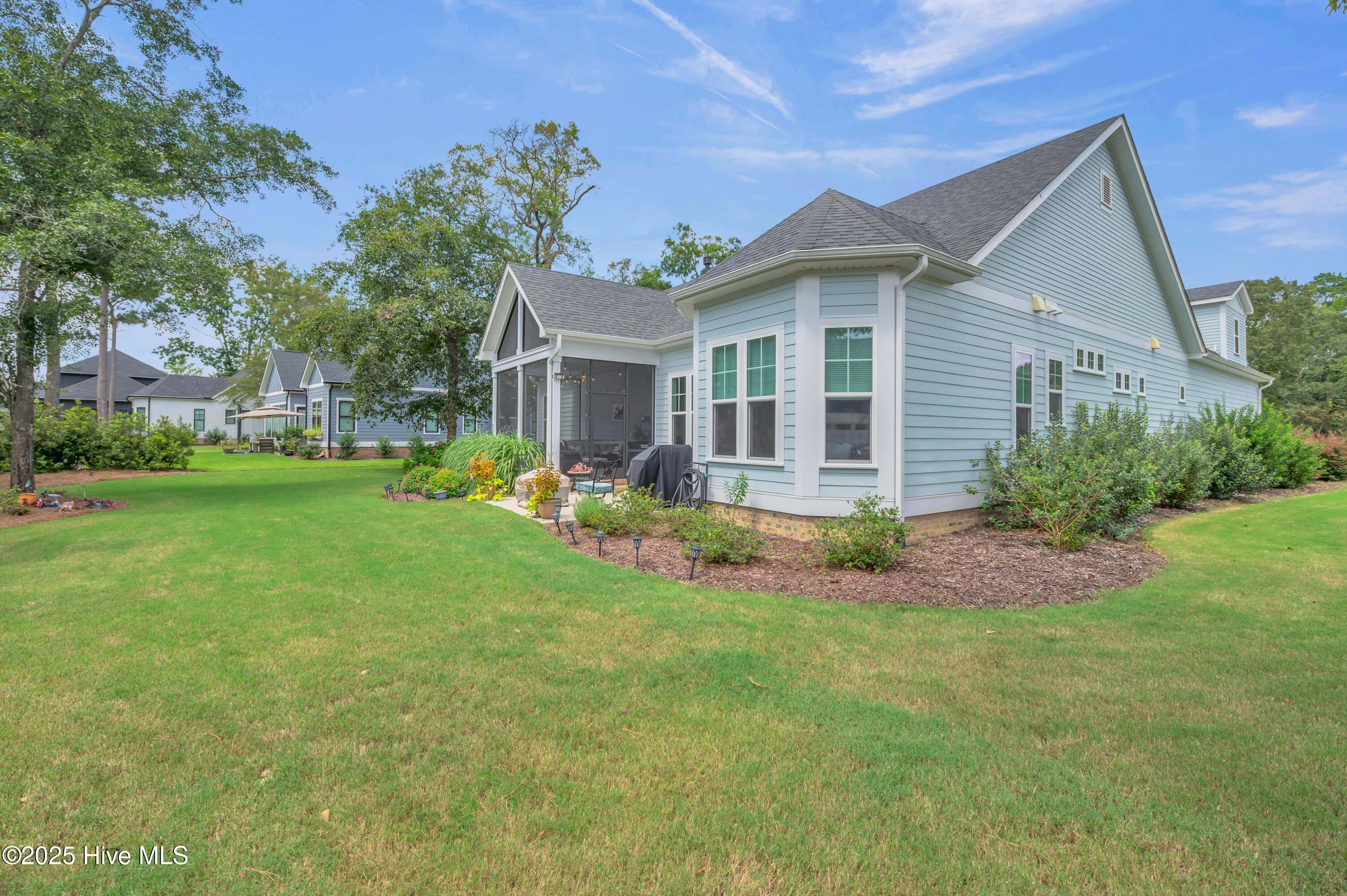 100528292 | Photo 41