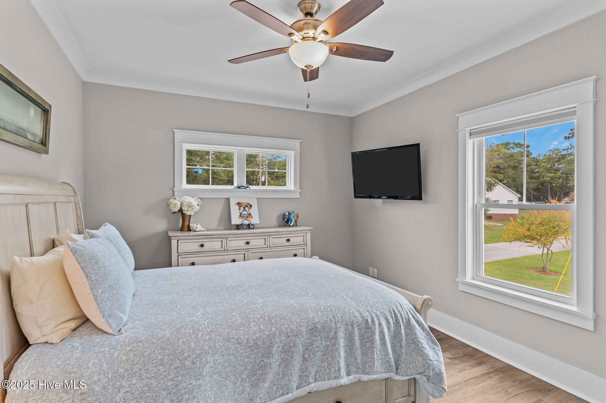 100565995 | Photo 16