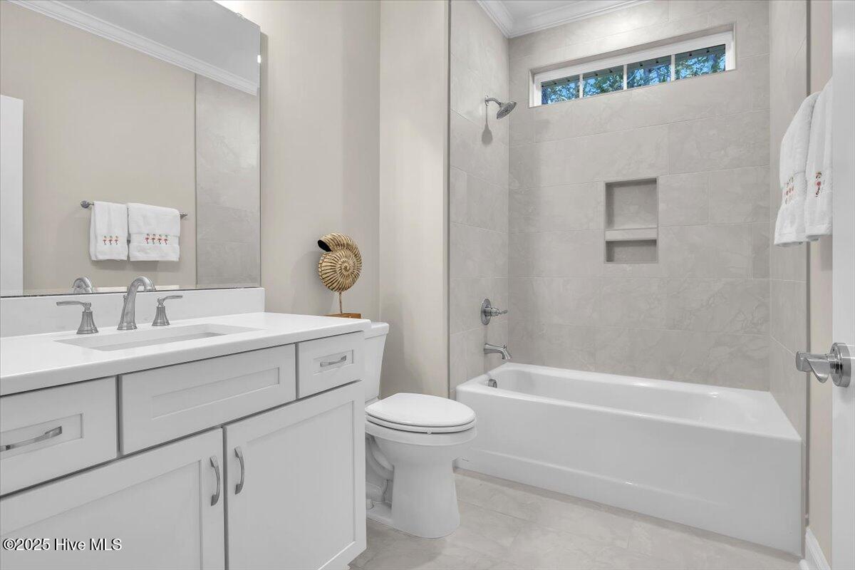 100505838 | Photo 52