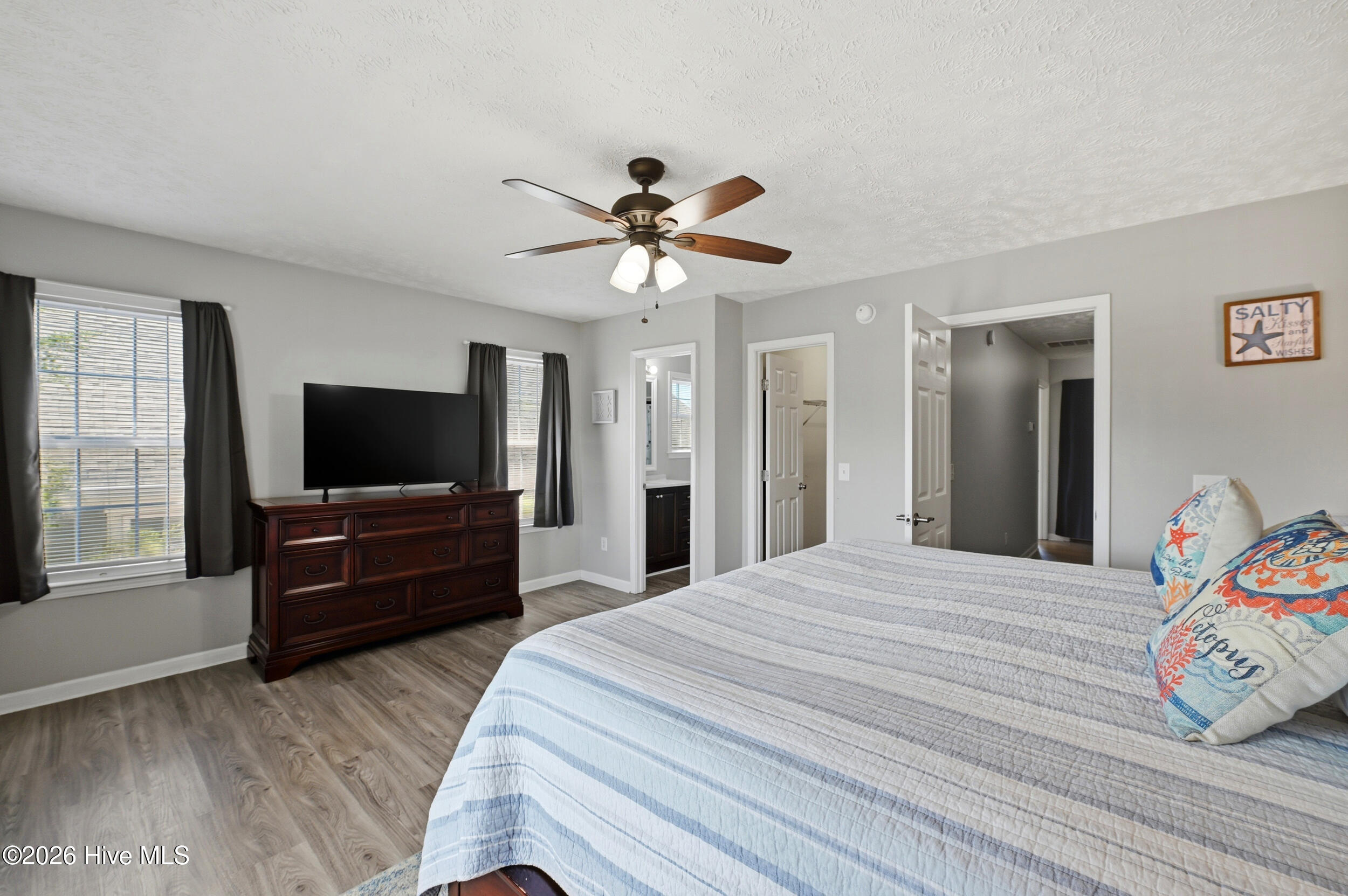 100565799 | Photo 16