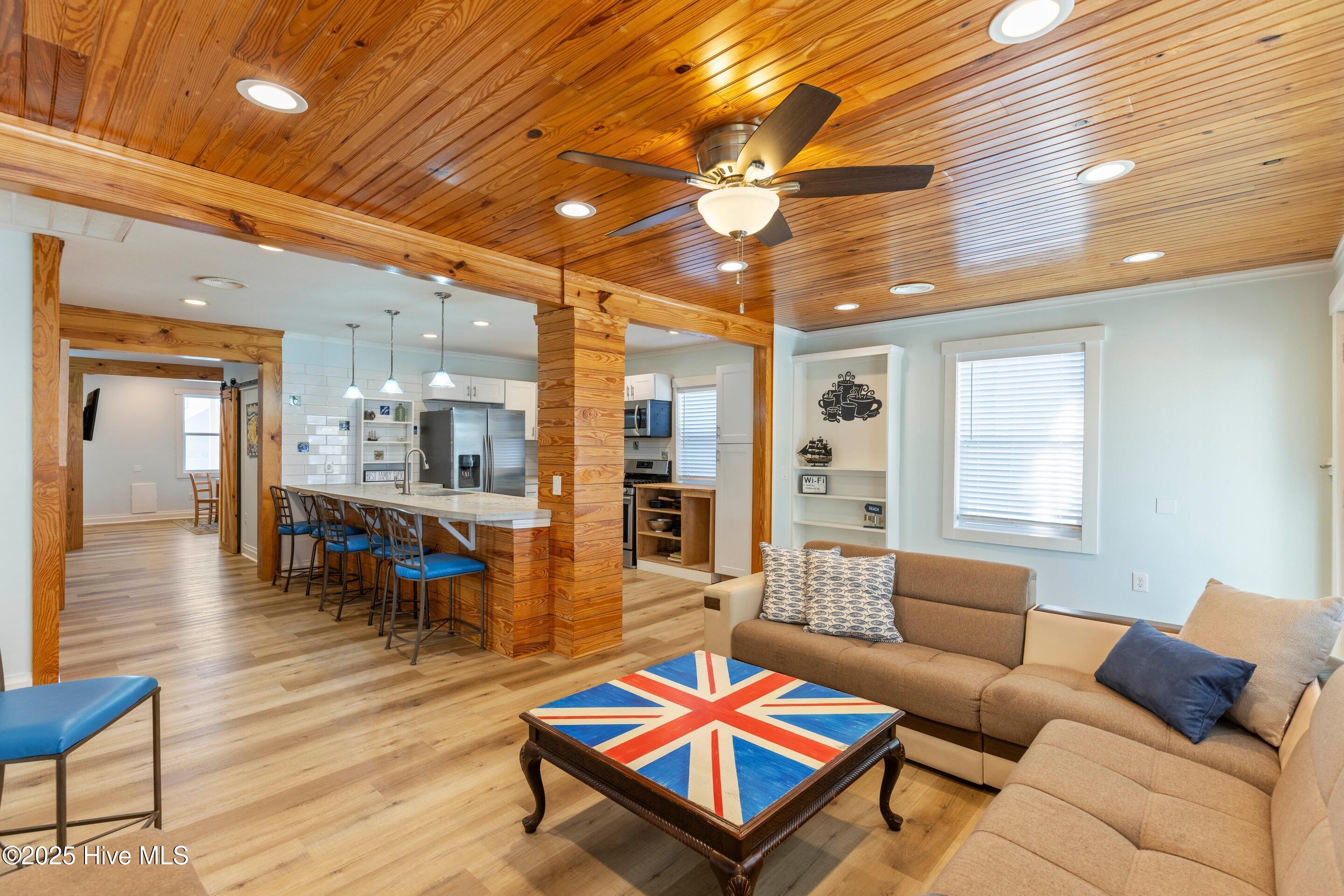 100567427 | Photo 10