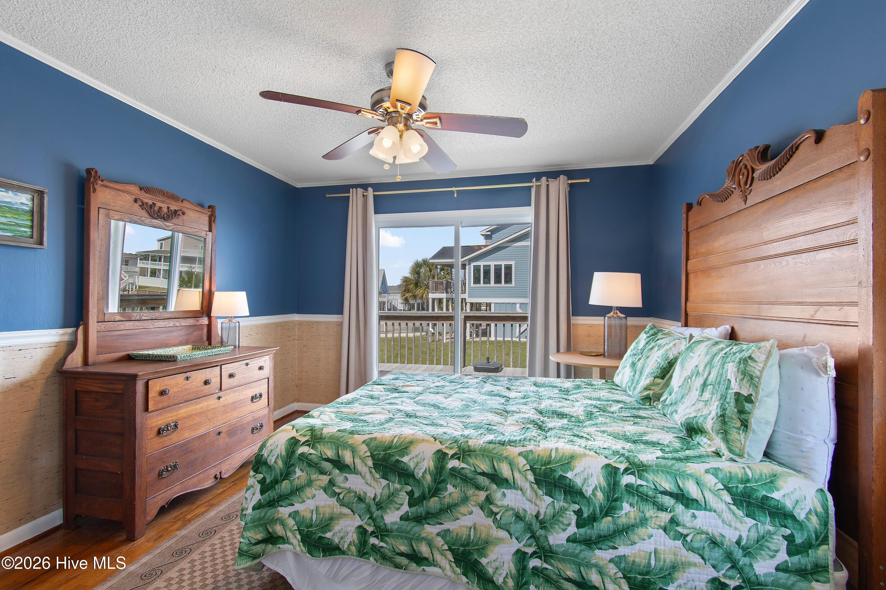 100561675 | Photo 25