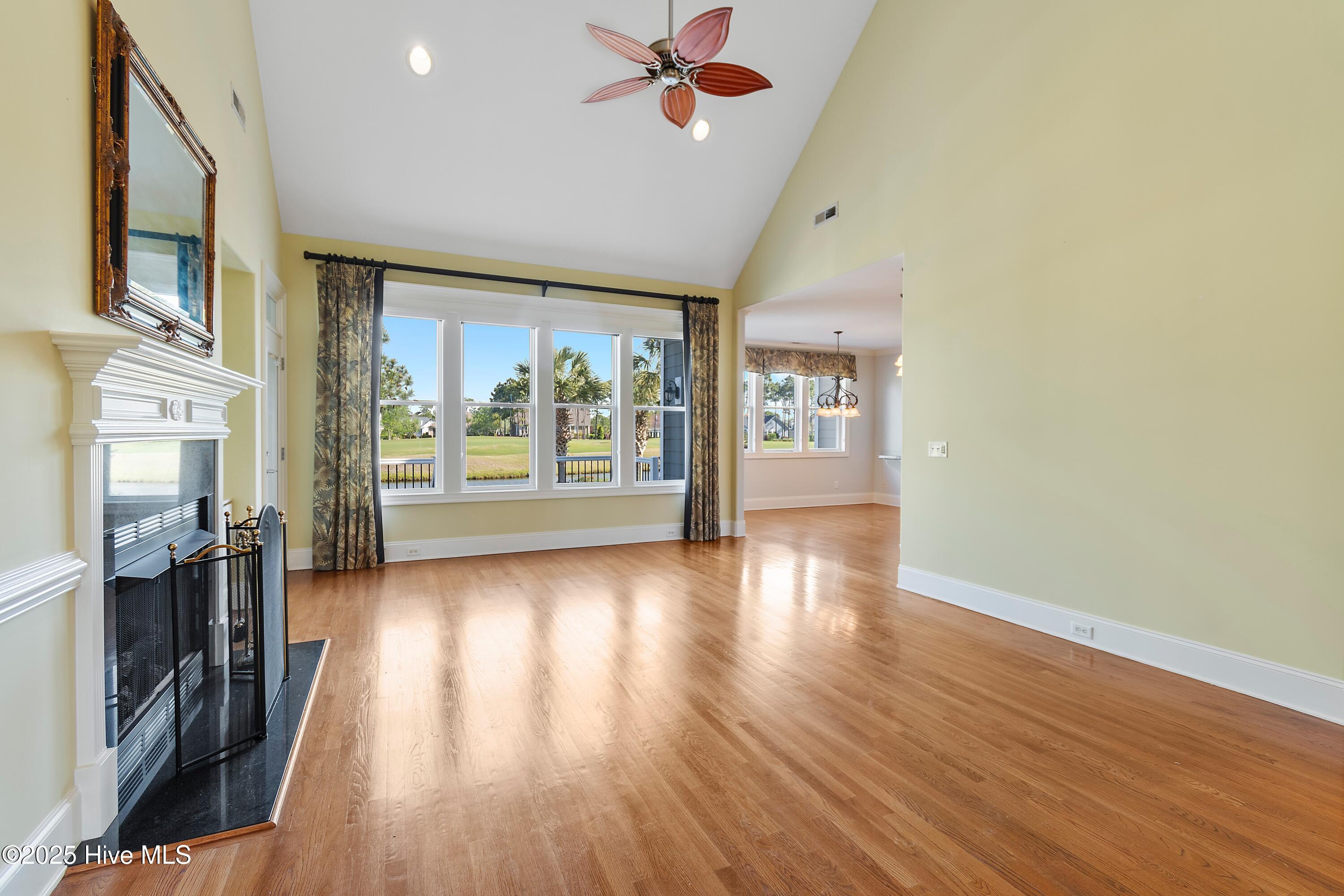 100504697 | Photo 10