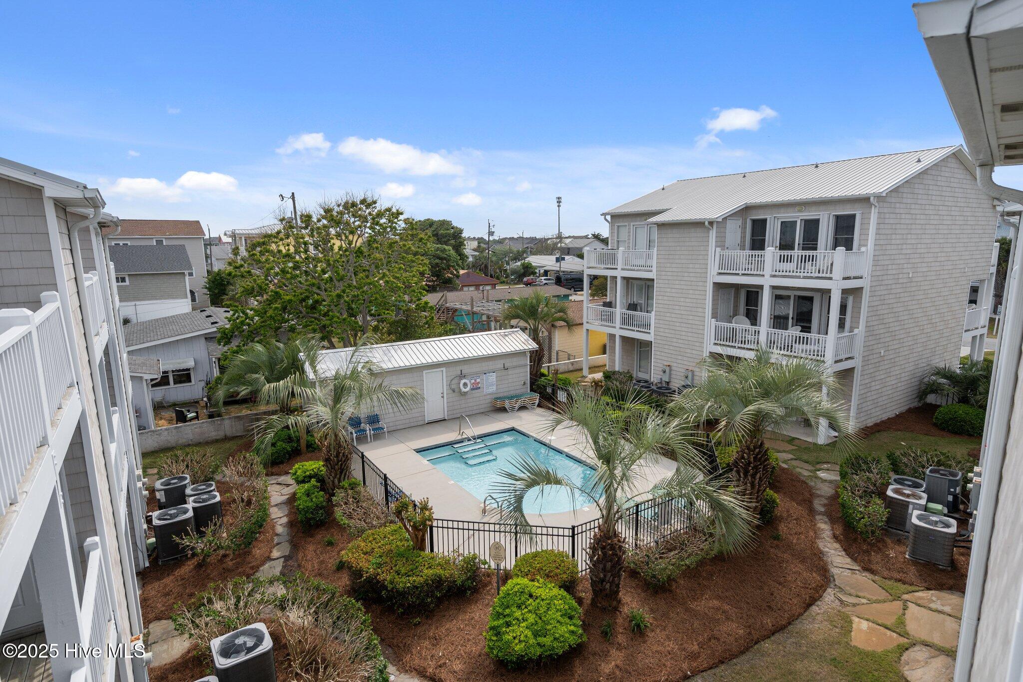 100531131 | Photo 43