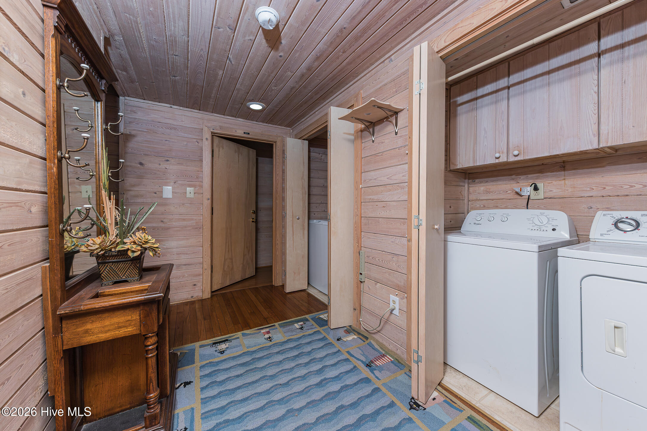 100560422 | Photo 38