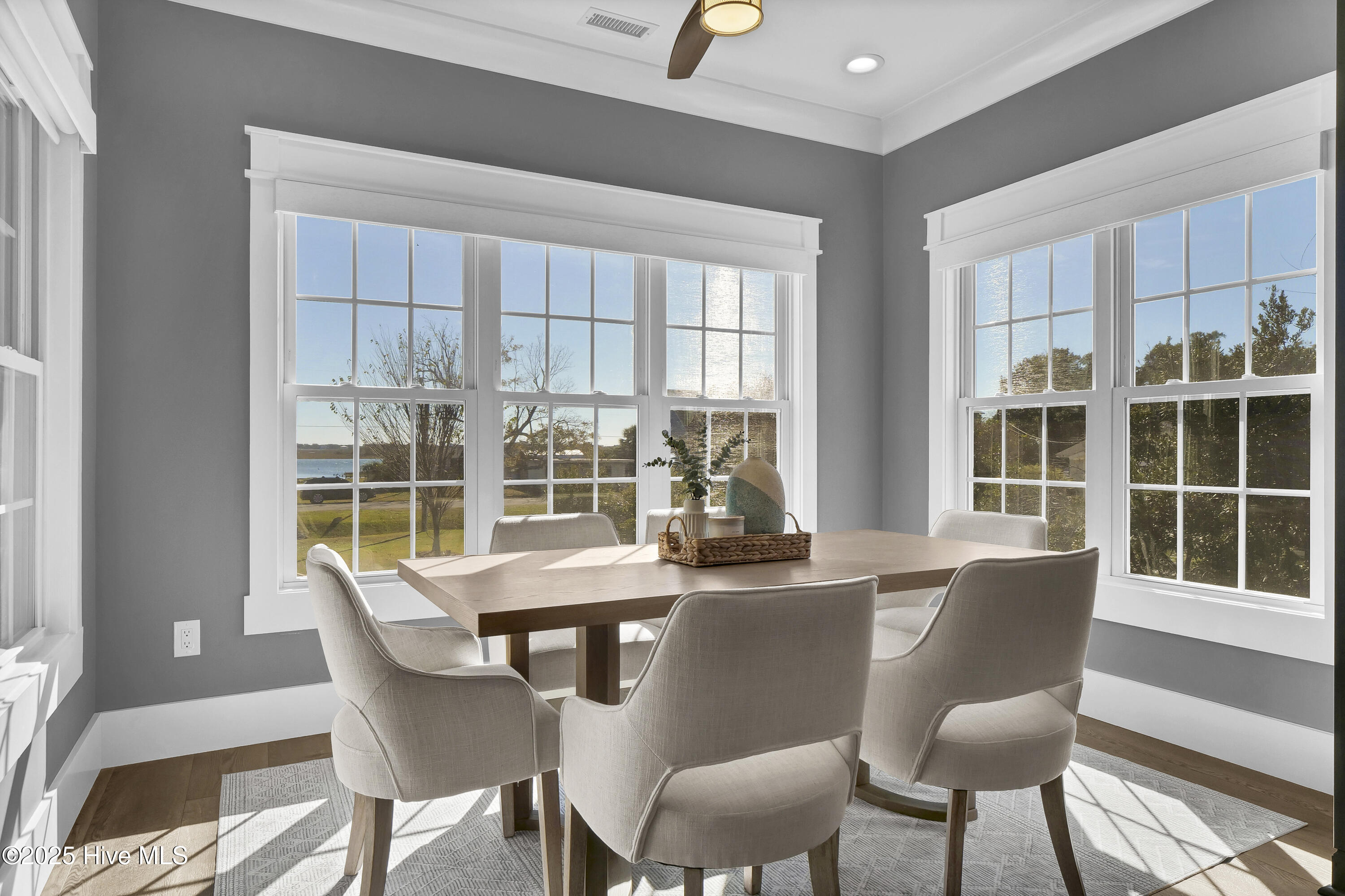 100543040 | Photo 21