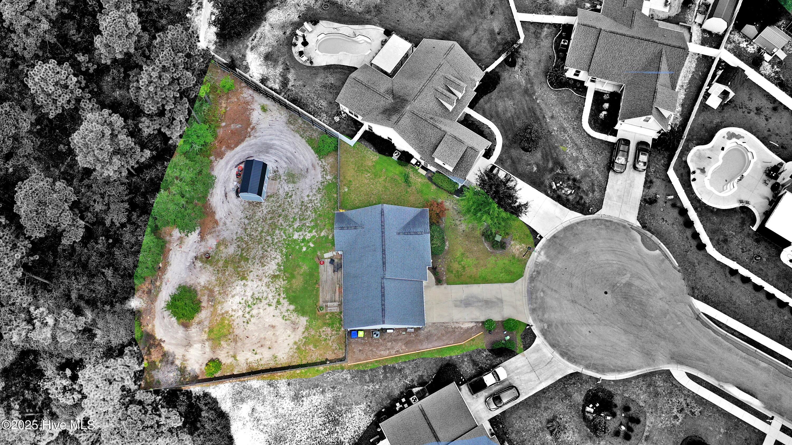 100525620 | Photo 33