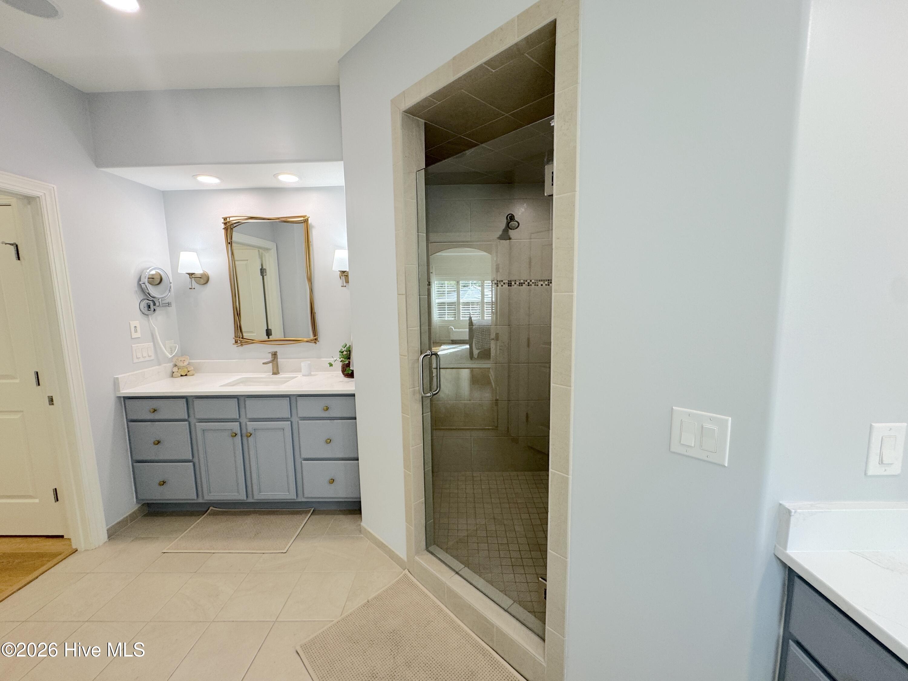 100564015 | Photo 27