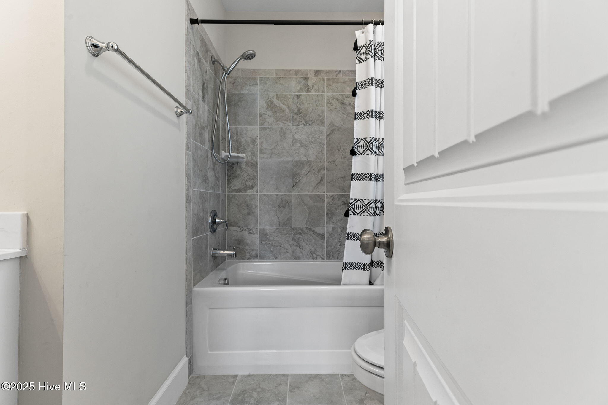 100547304 | Photo 25